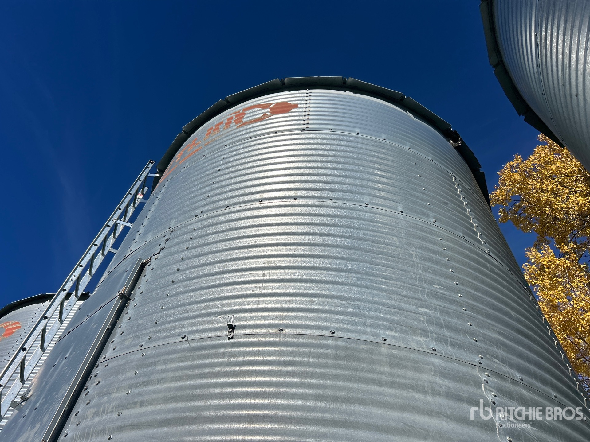 Butler +/- 2100 bu 4 Ring Hopper
