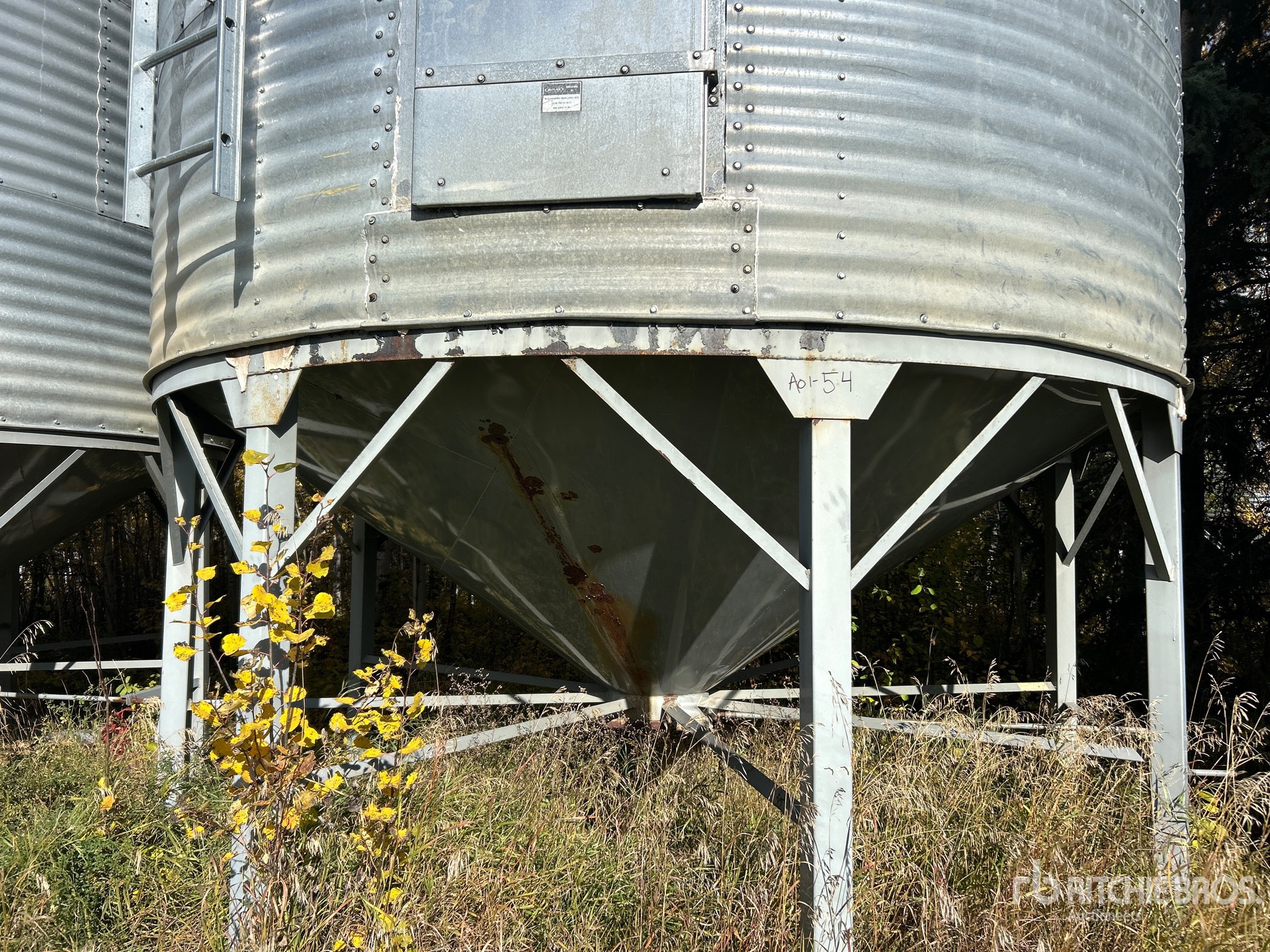 Butler +/- 2100 bu 4 Ring Hopper