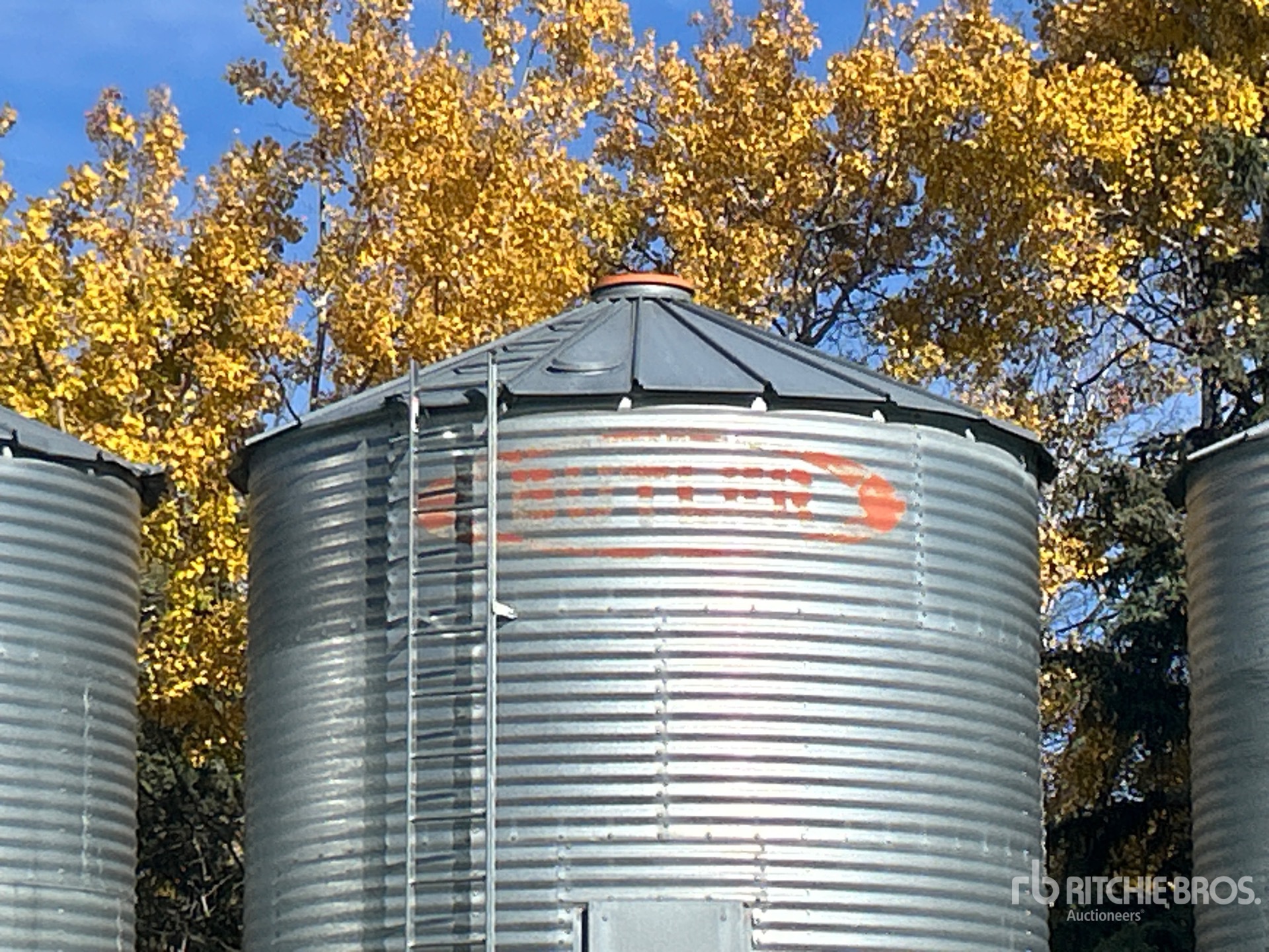 Butler +/- 2100 bu 4 Ring Hopper