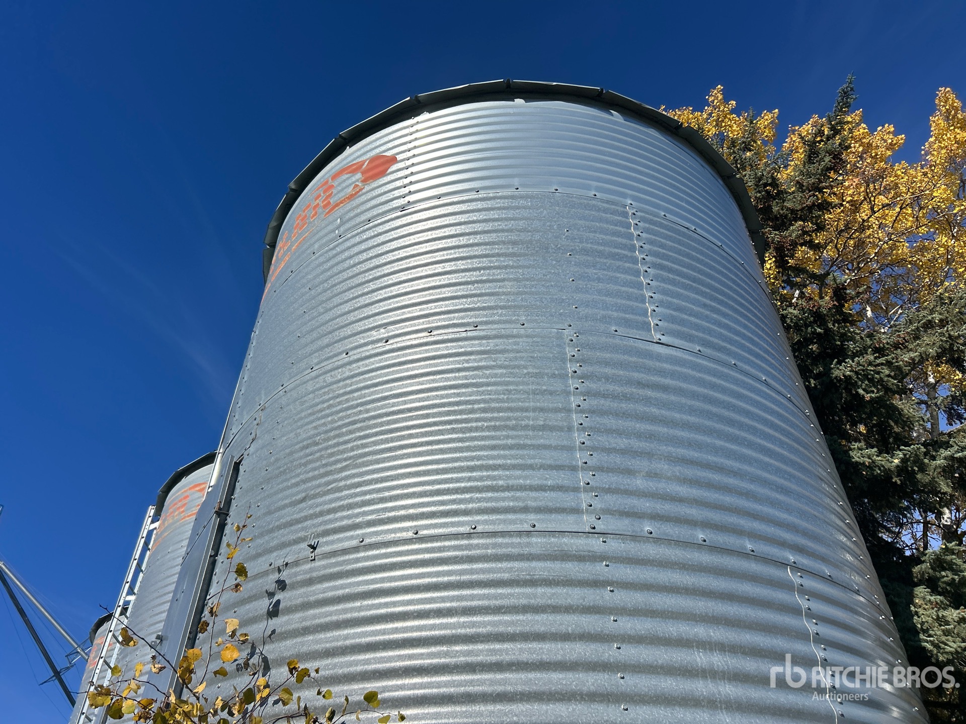 Butler +/- 2100 bu 4 Ring Hopper