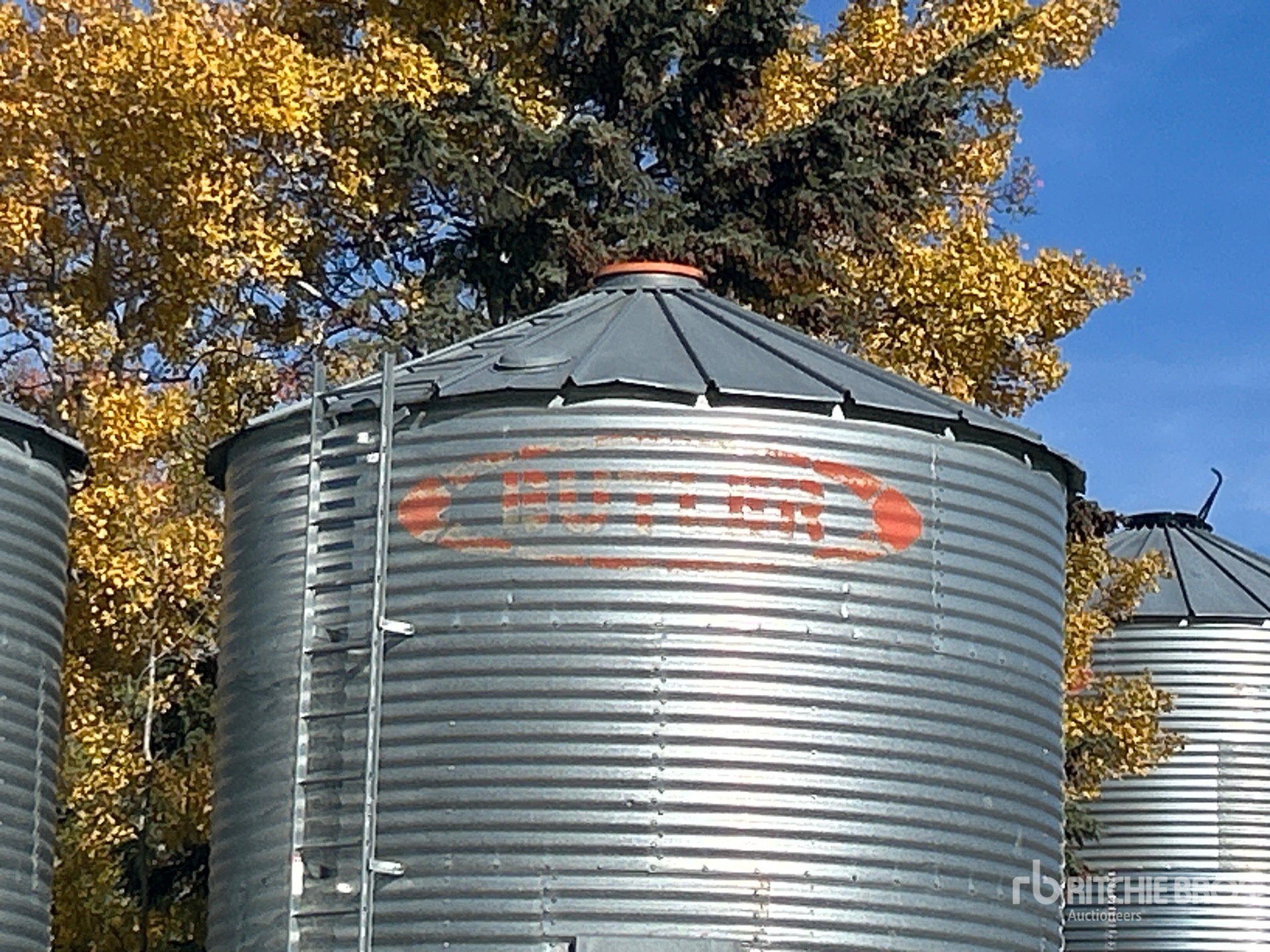 Butler +/- 2100 bu 4 Ring Hopper
