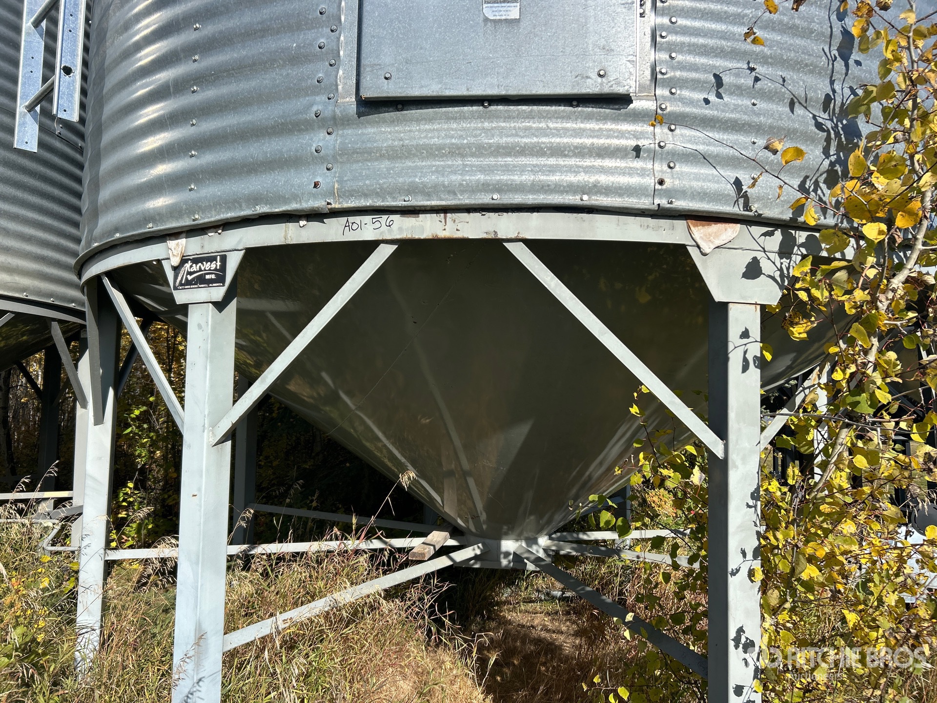 Butler +/- 2100 bu 4 Ring Hopper