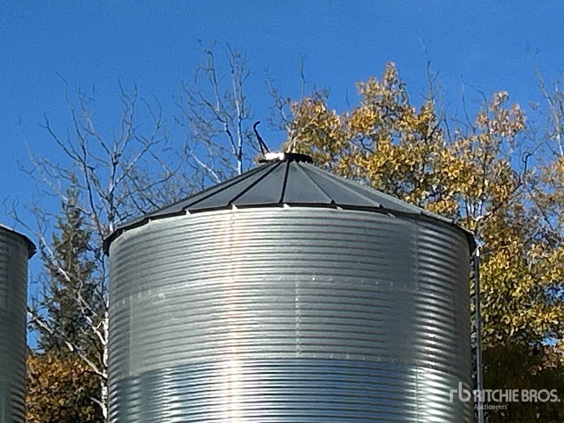 Butler +/- 5600 bu 6 Ring Hopper