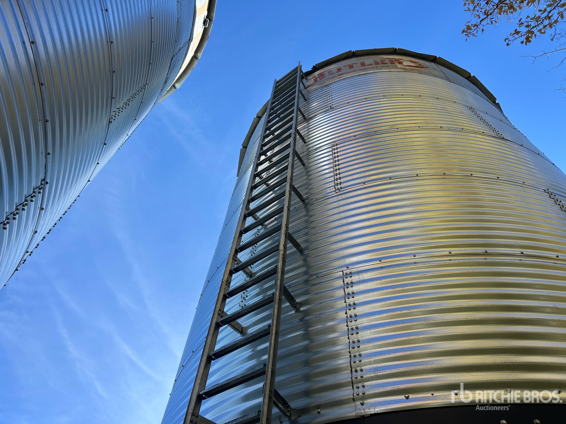 Butler +/- 5600 bu 6 Ring Hopper