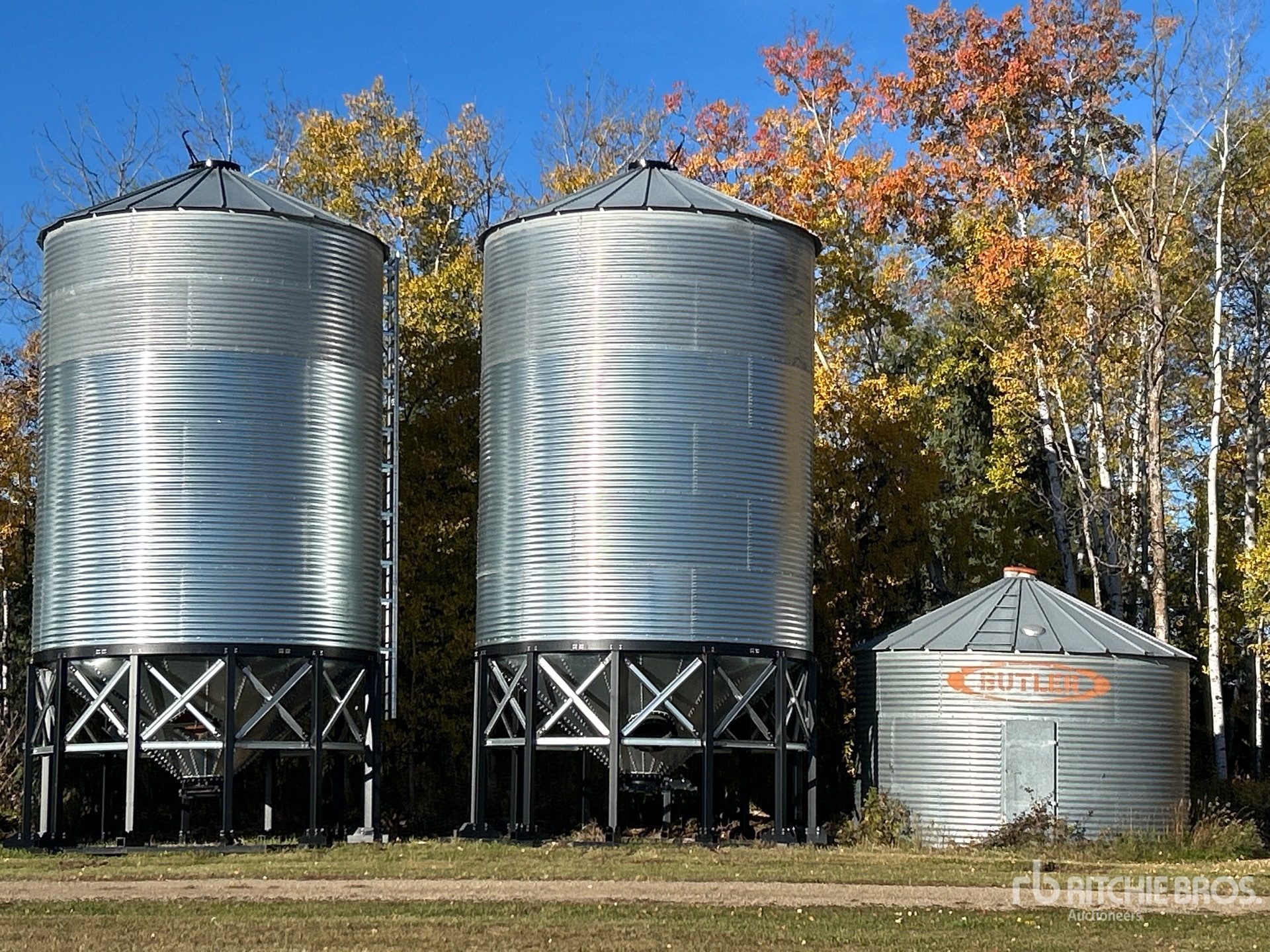Butler +/- 5600 bu 6 Ring Hopper