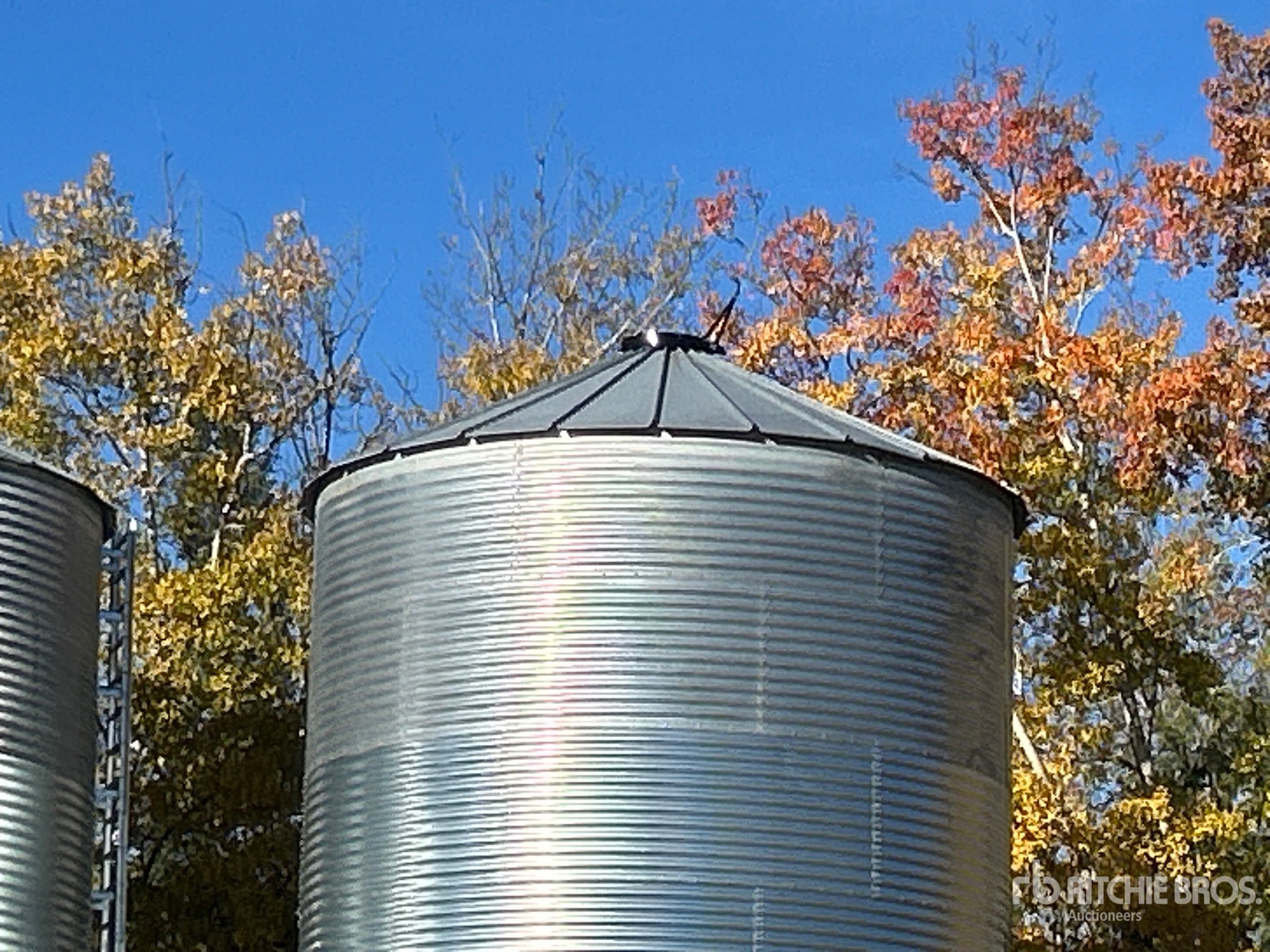 Butler +/- 5600 bu 6 Ring Hopper