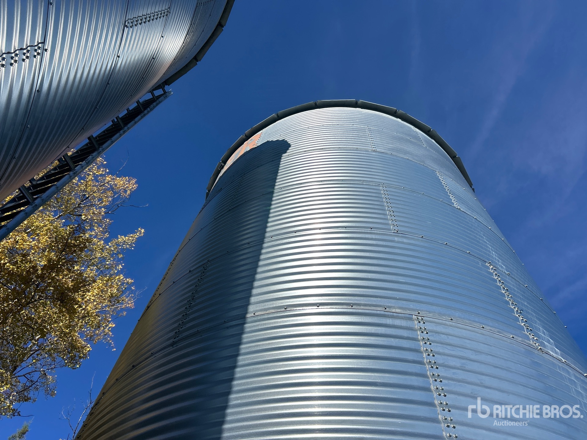 Butler +/- 5600 bu 6 Ring Hopper