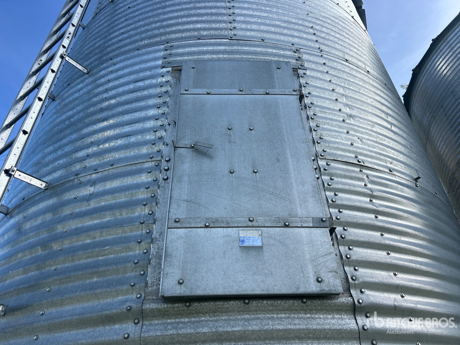 Butler +/- 2100 bu 4 Ring Hopper