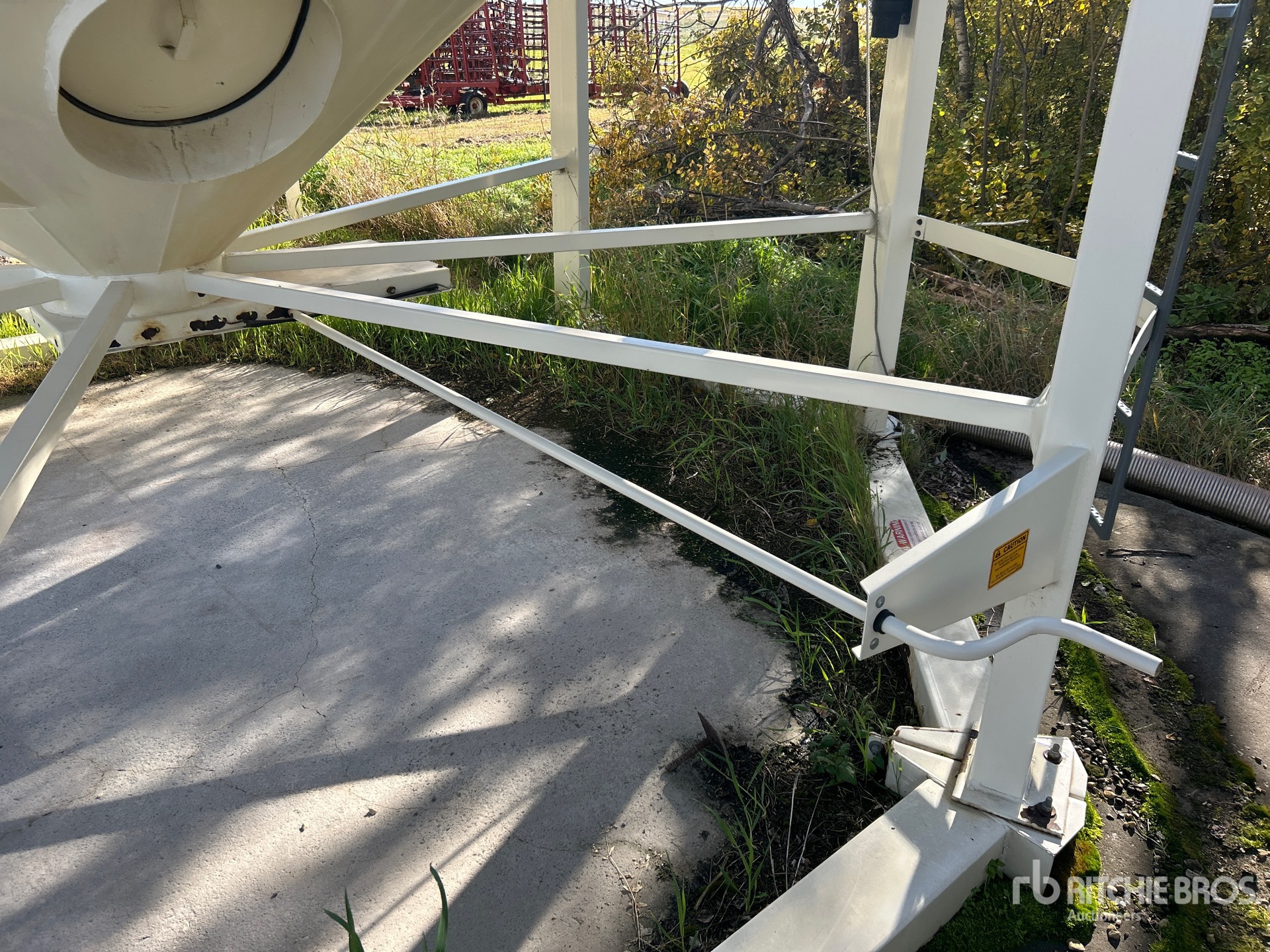 Meridian +/- 3100 bu Smooth Wall Hopper
