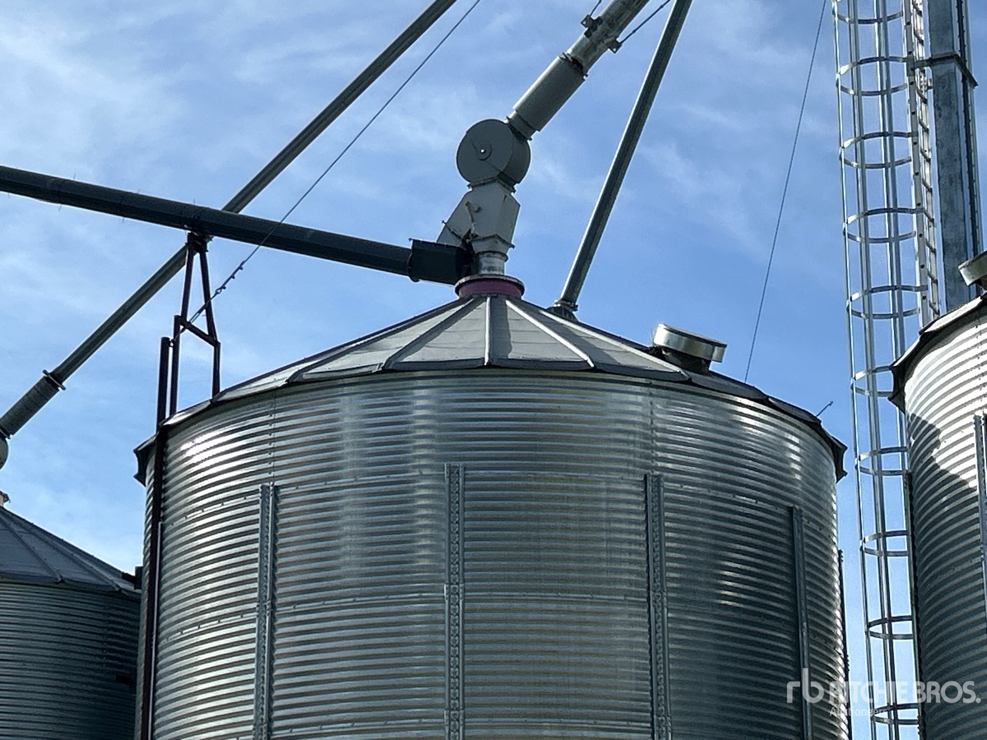 Twister +/- 3500 bu 5 Ring Hopper