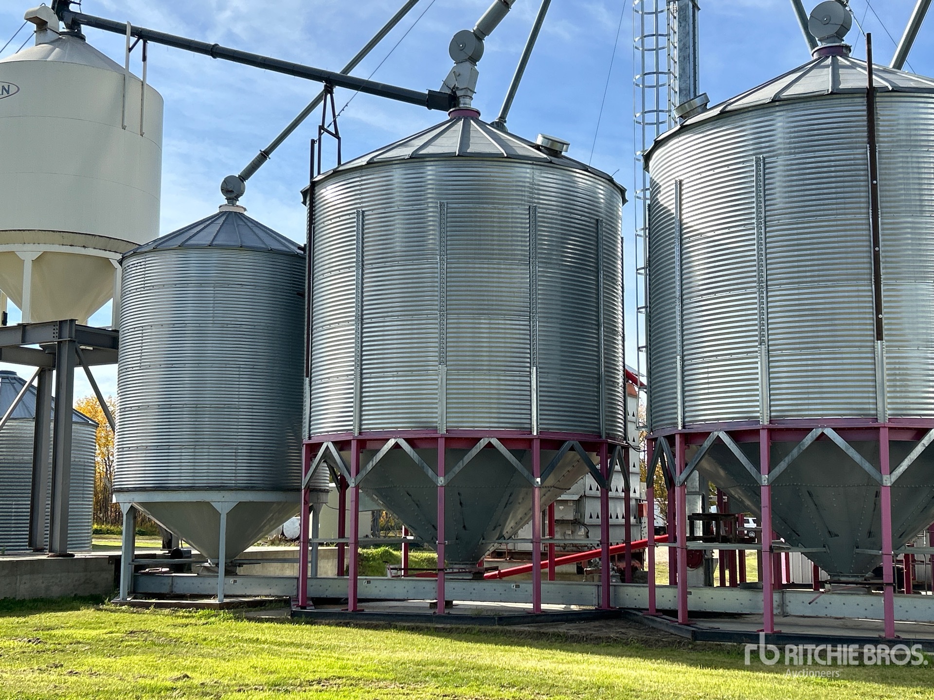 Twister +/- 3500 bu 5 Ring Hopper