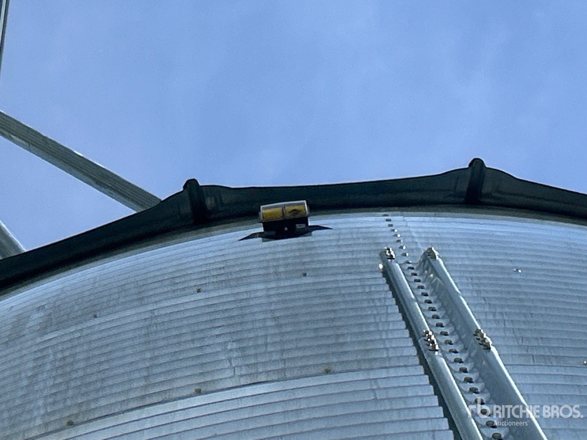 Twister +/- 3500 bu 5 Ring Hopper