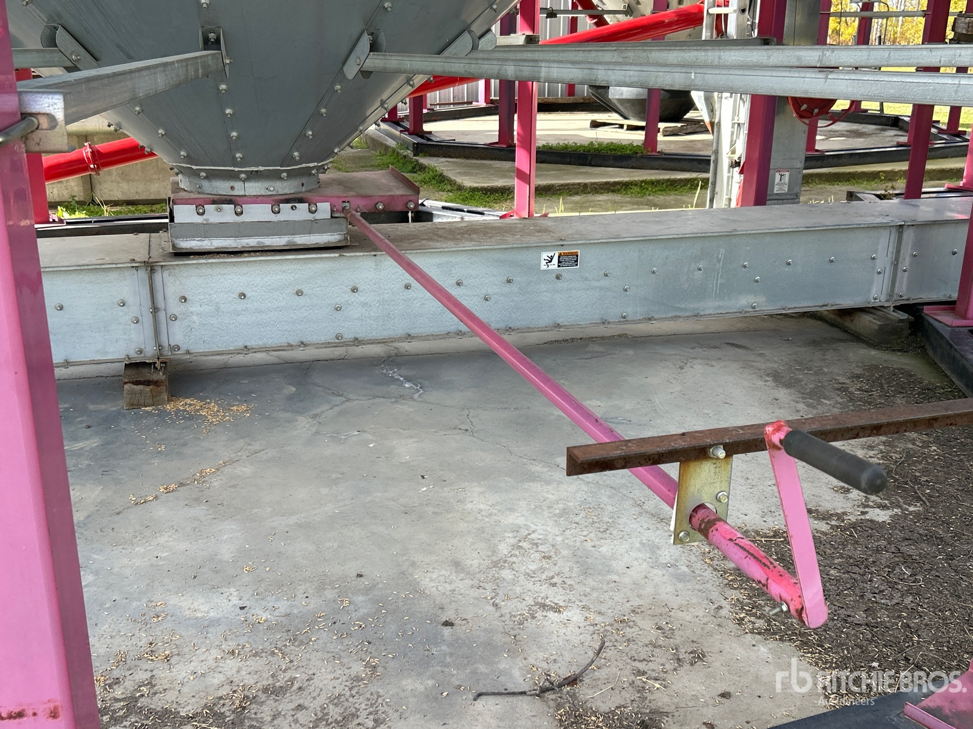 Twister +/- 3500 bu 5 Ring Hopper