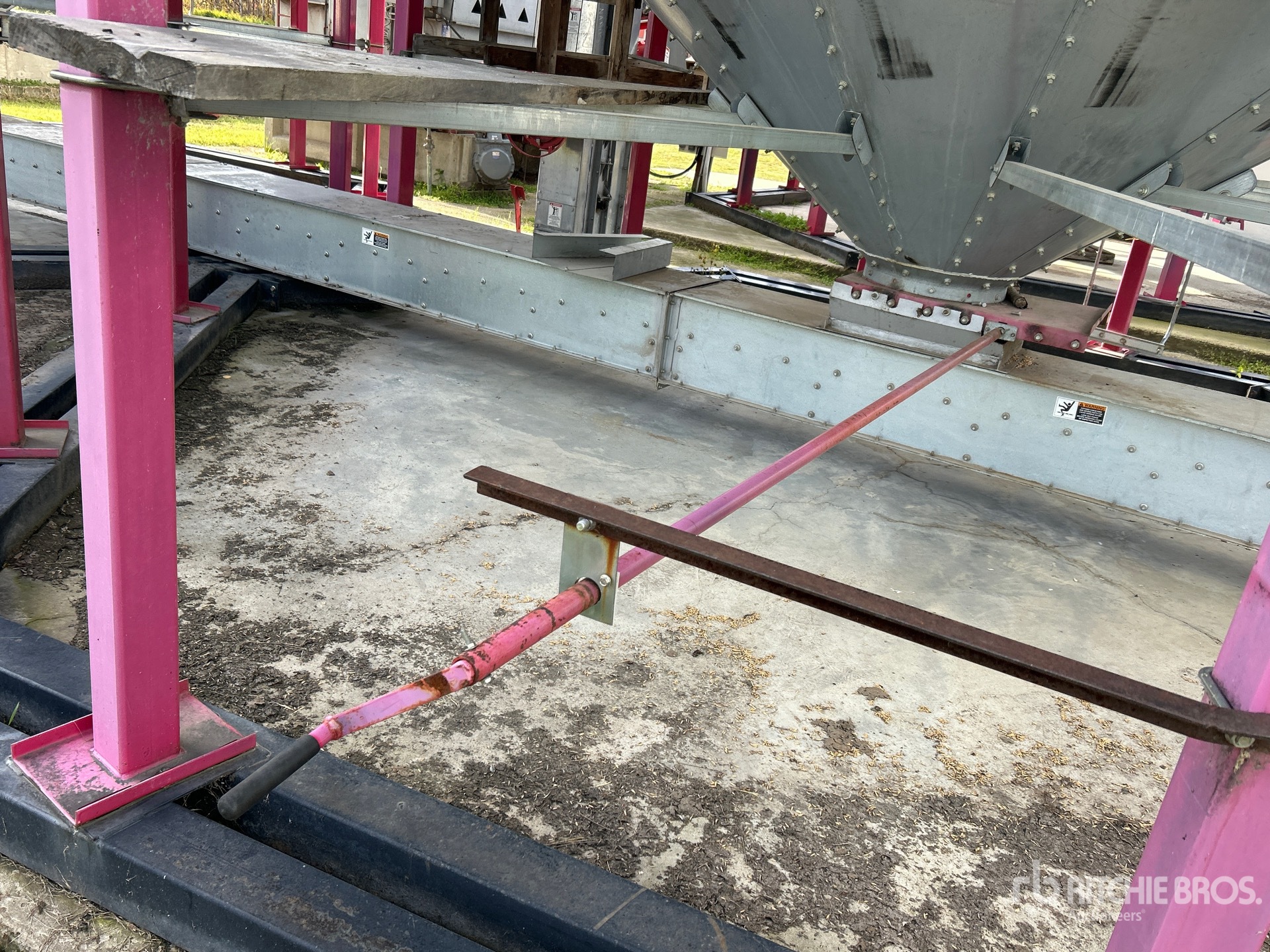 Twister +/- 3500 bu 5 Ring Hopper