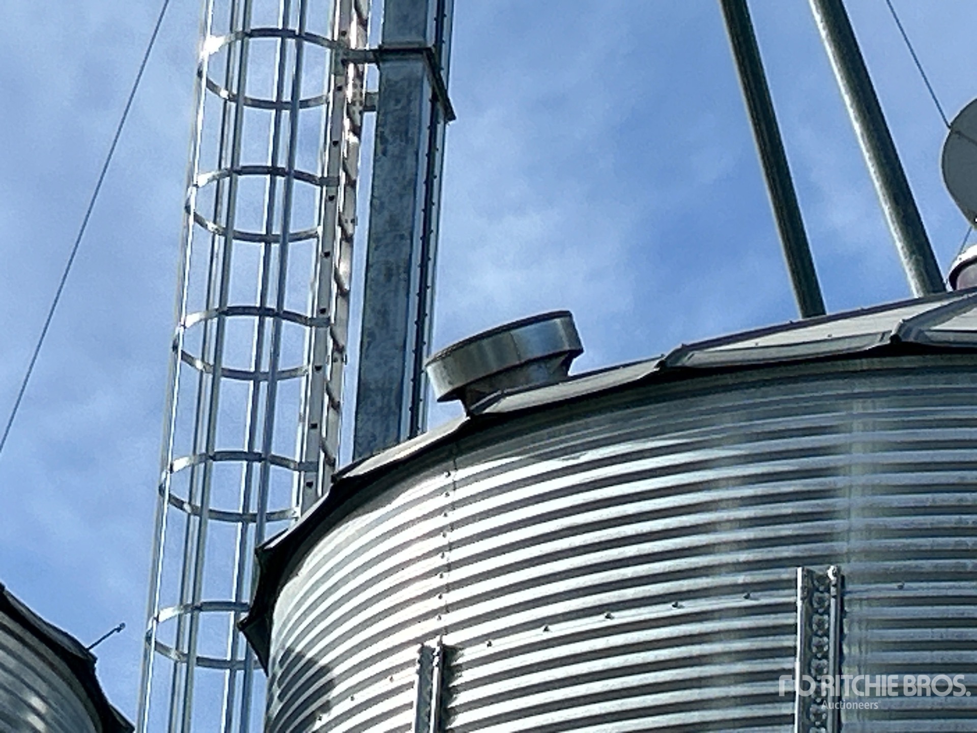 Twister +/- 3500 bu 5 Ring Hopper