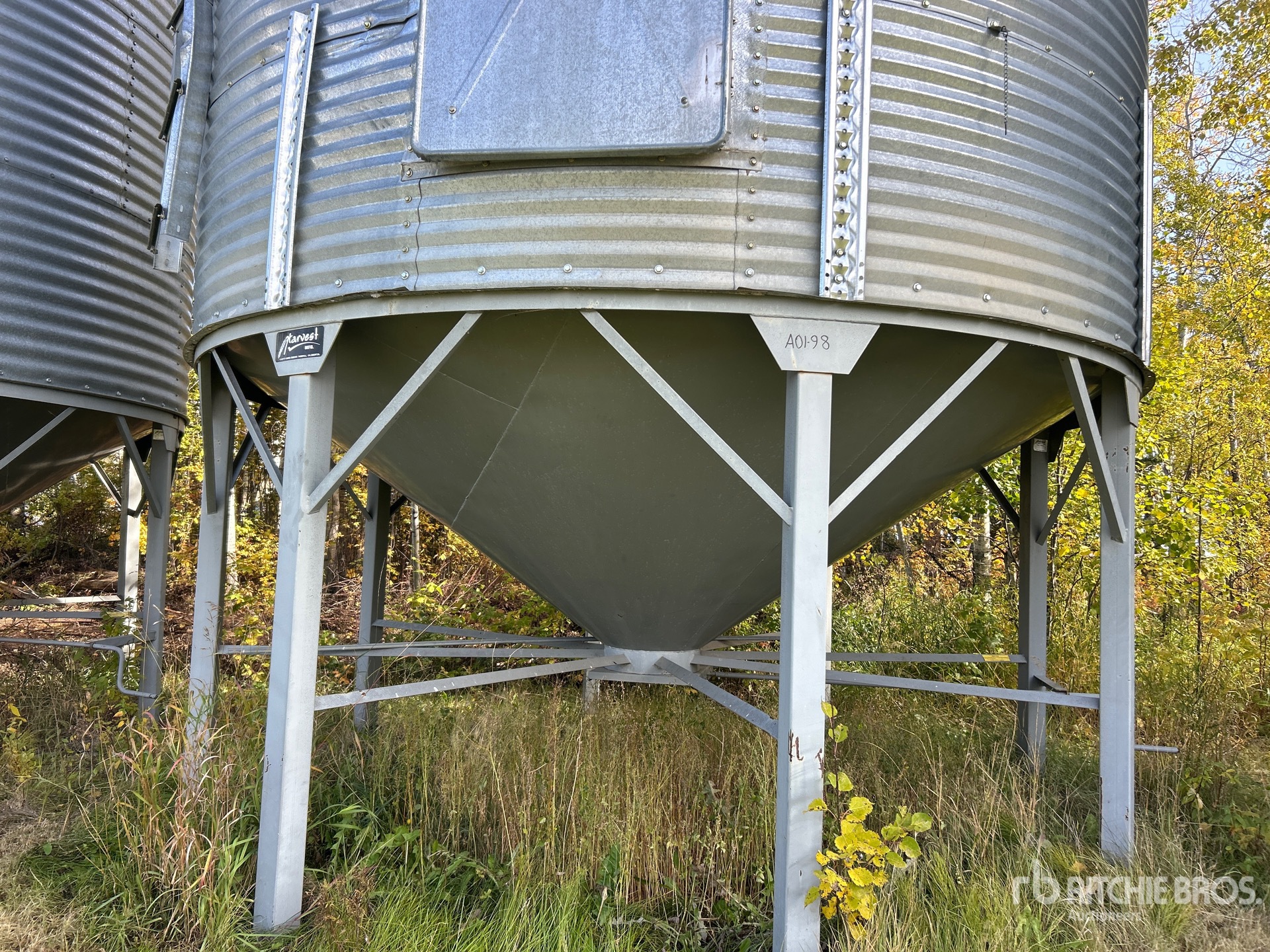 Twister +/- 2100 bu 5 Ring Hopper