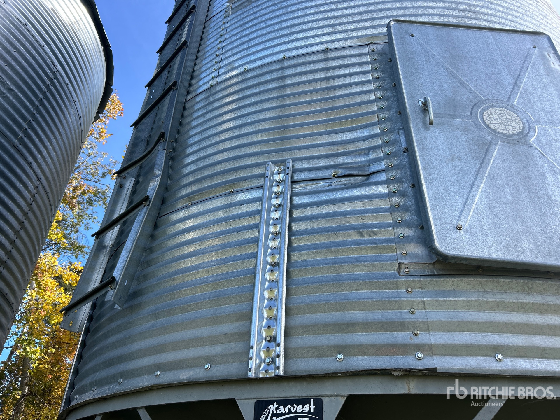Twister +/- 2100 bu 5 Ring Hopper