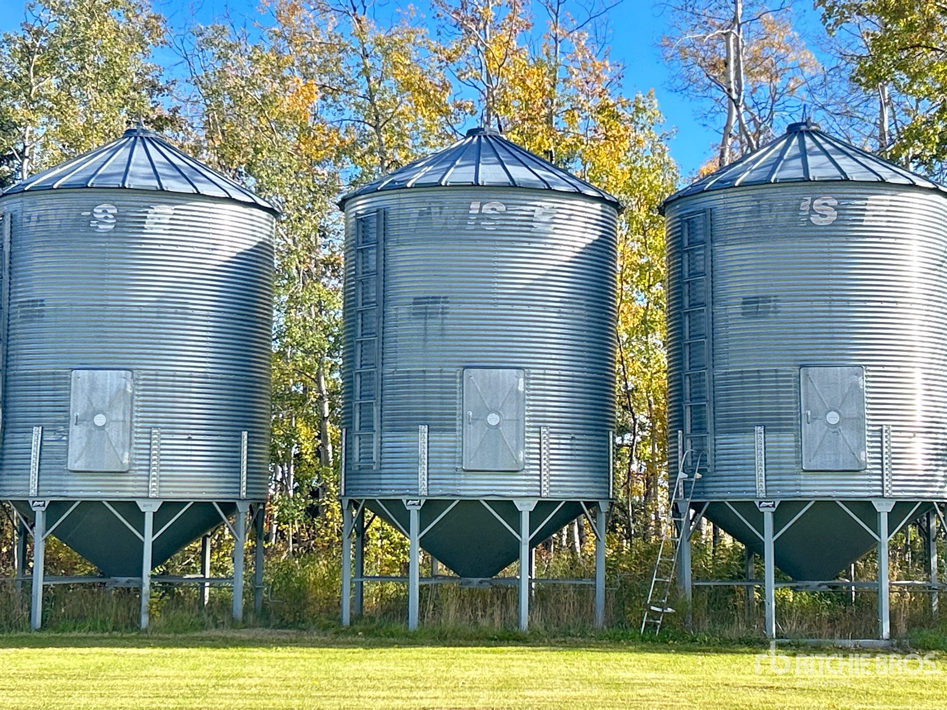 Twister +/- 2100 bu 5 Ring Hopper
