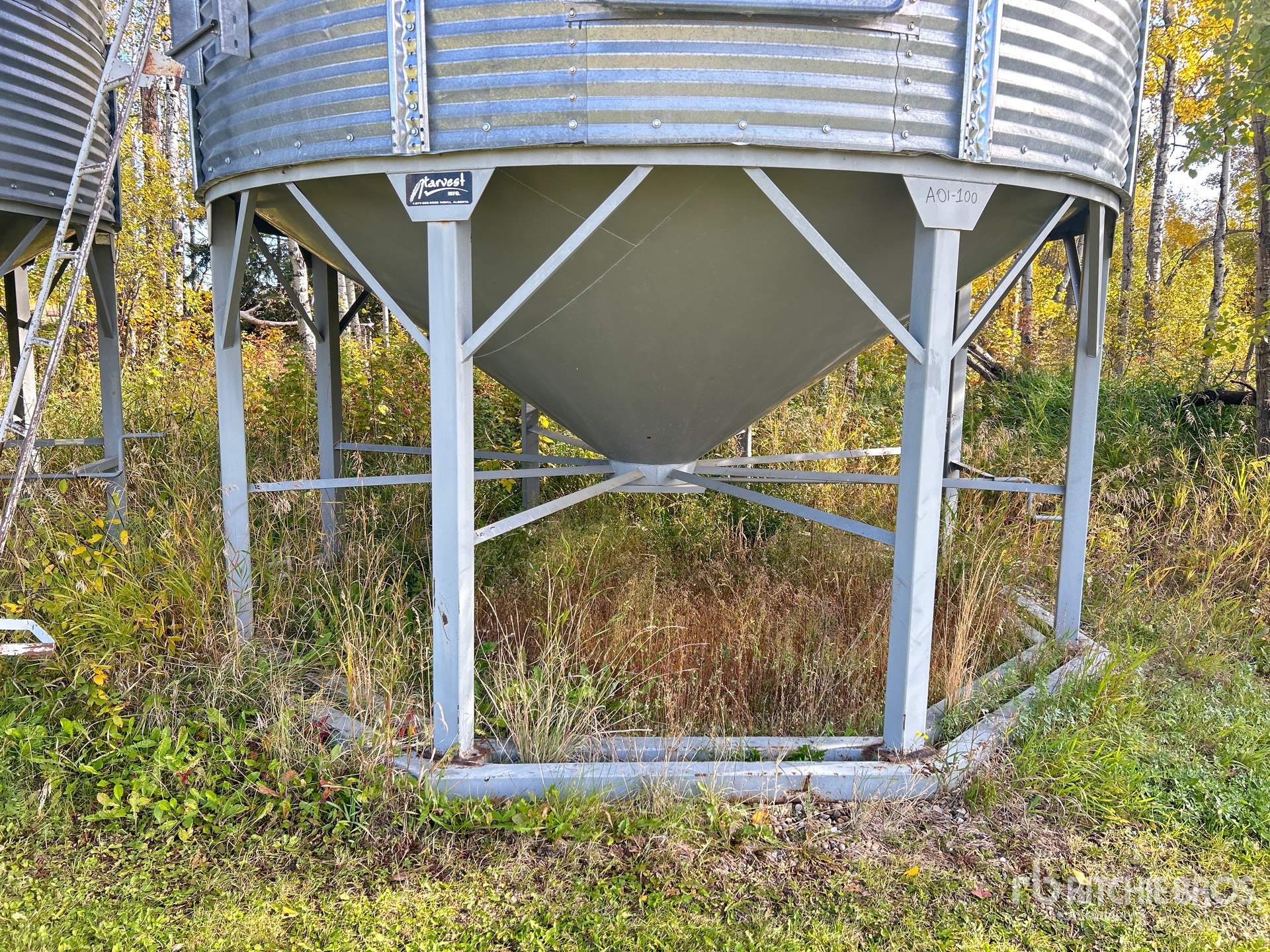 Twister +/- 2100 bu 5 Ring Hopper