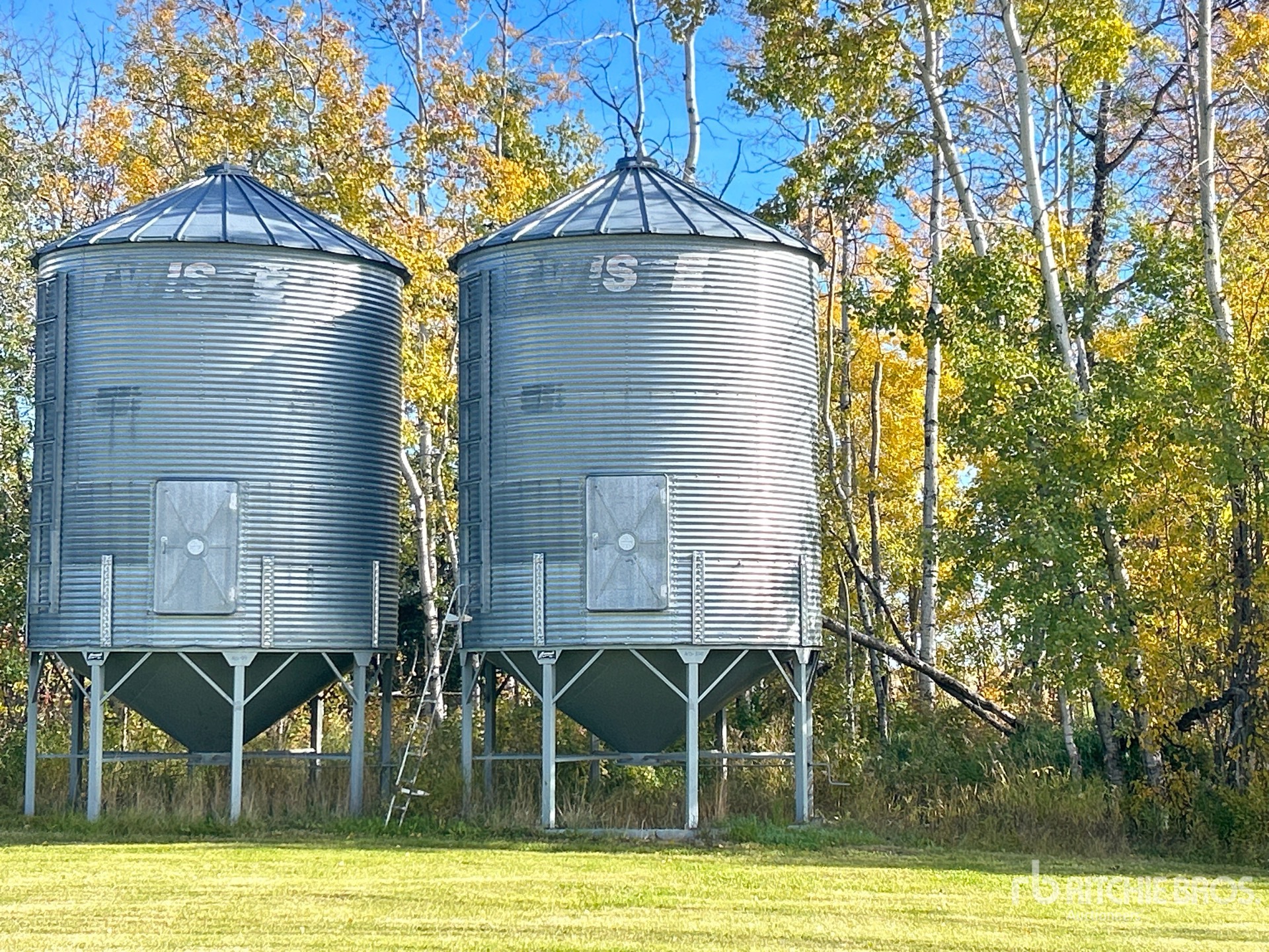 Twister +/- 2100 bu 5 Ring Hopper