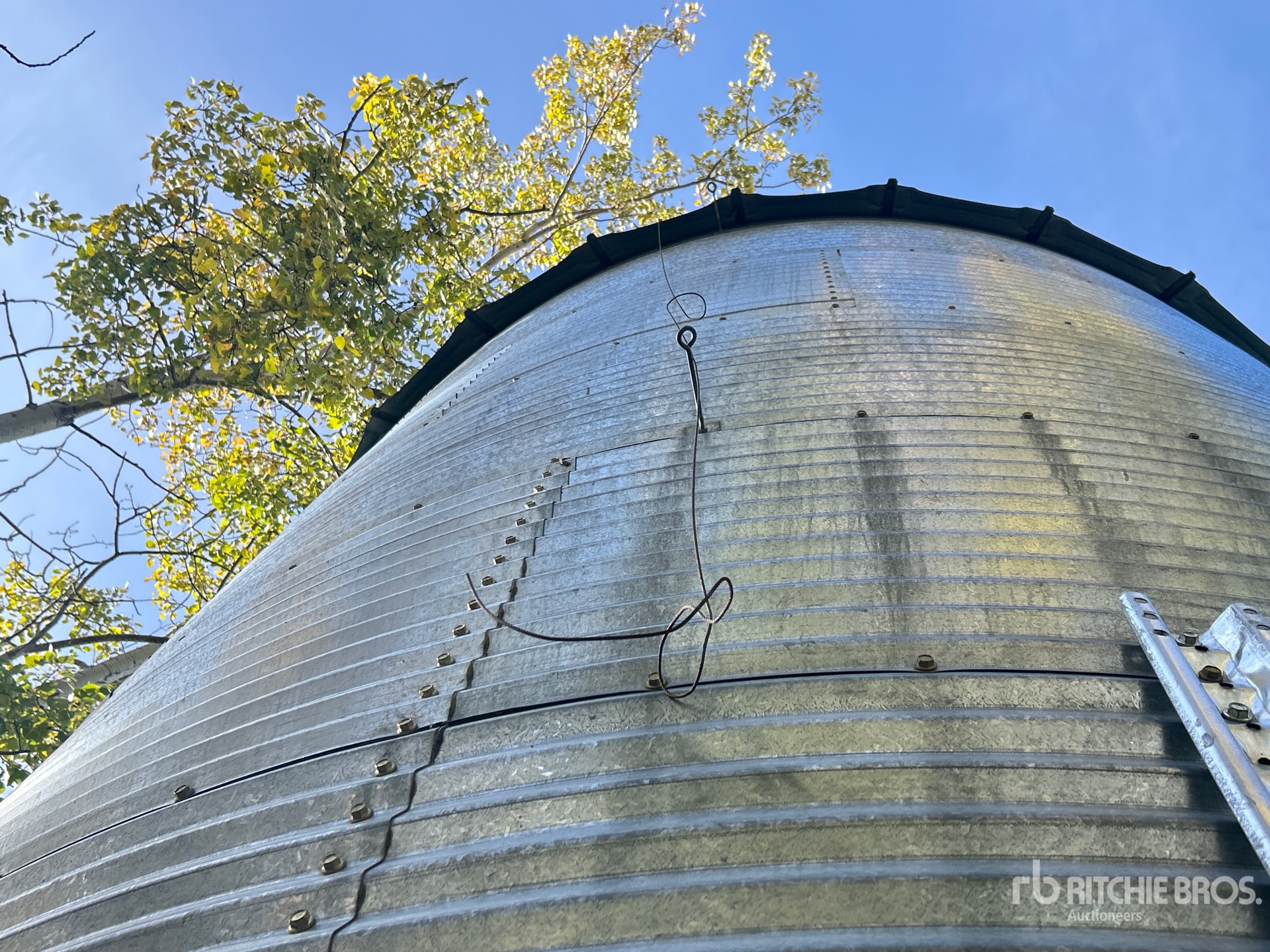 Twister +/- 2100 bu 5 Ring Hopper