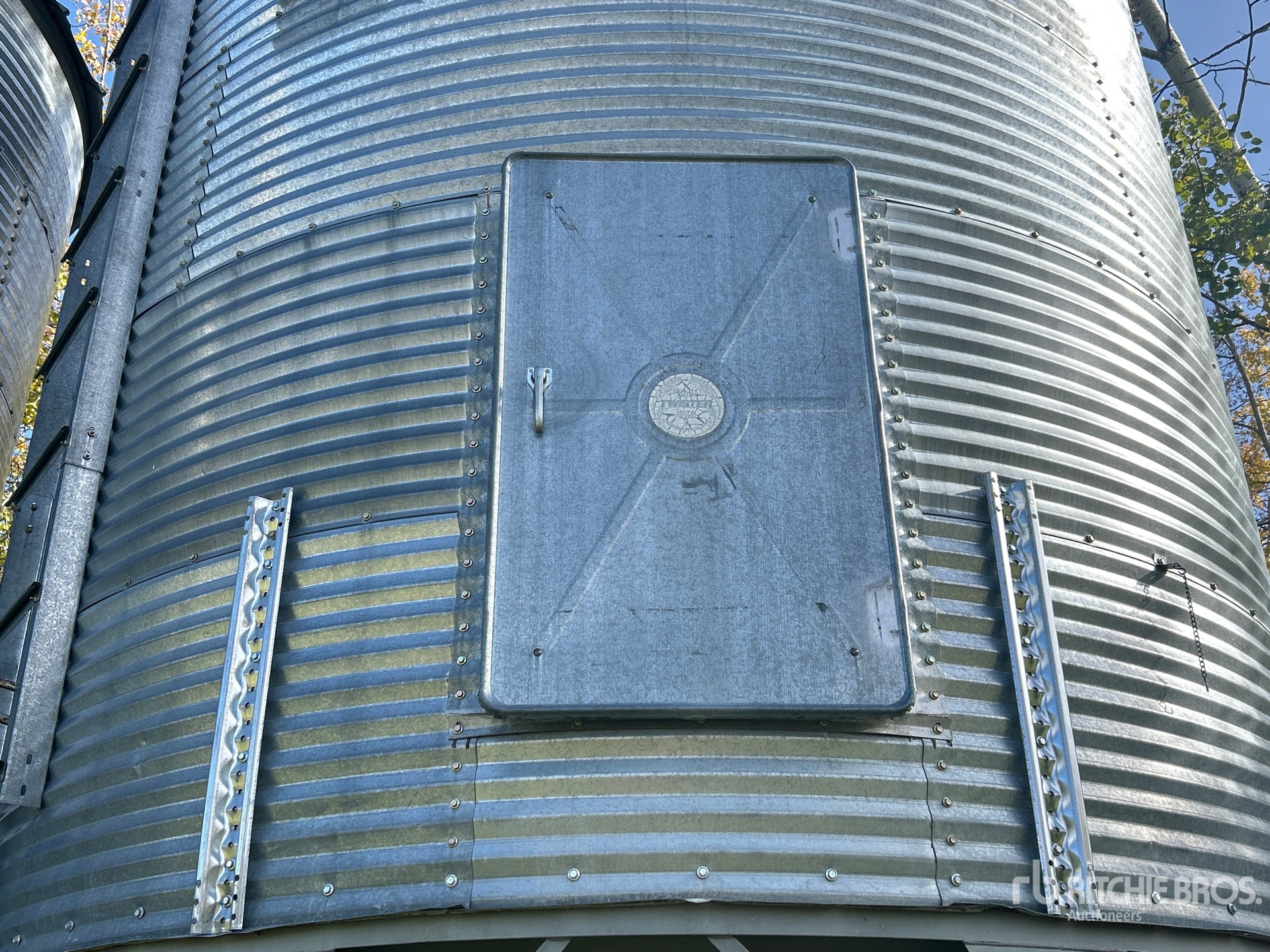 Twister +/- 2100 bu 5 Ring Hopper