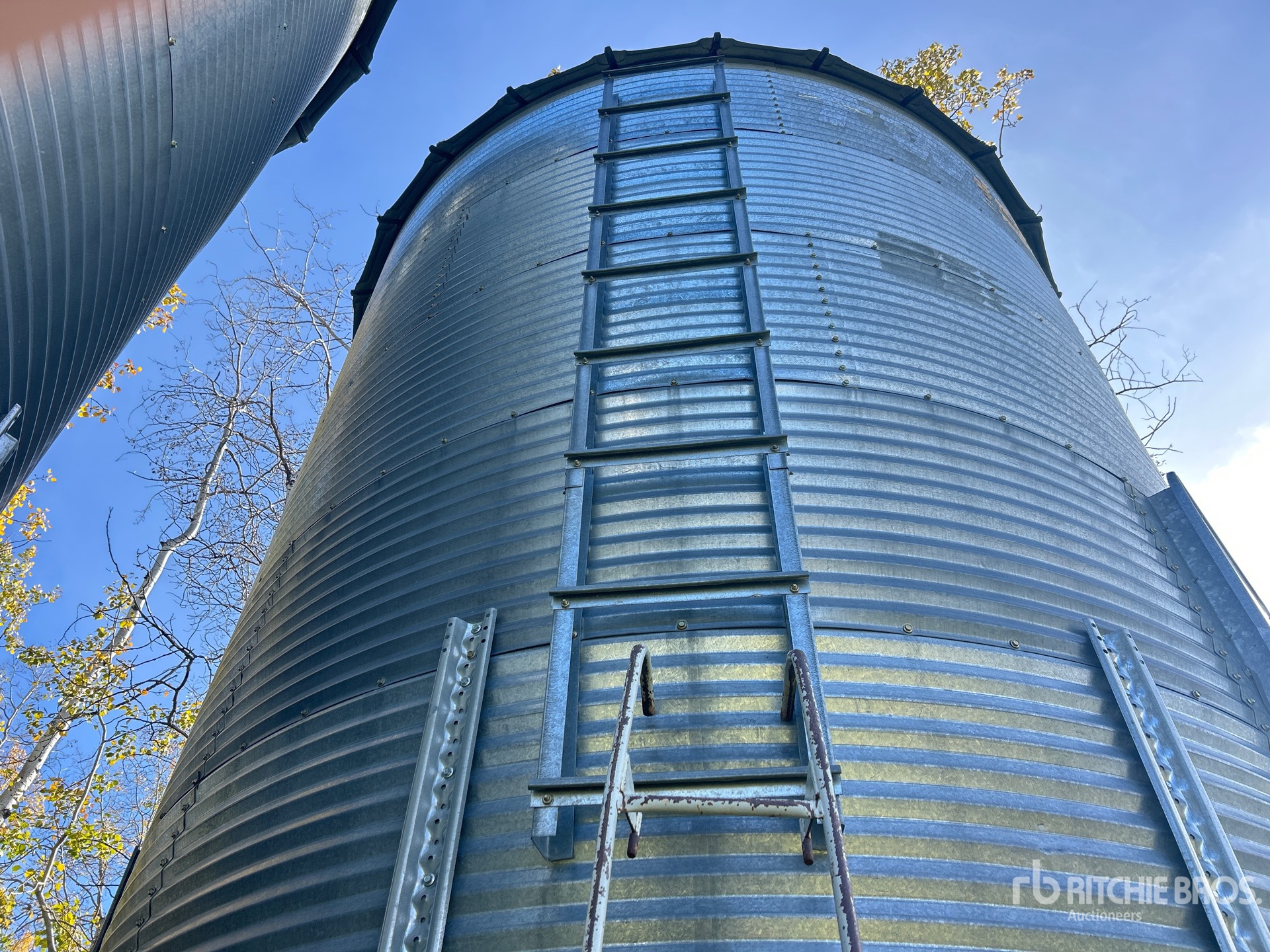 Twister +/- 2100 bu 5 Ring Hopper