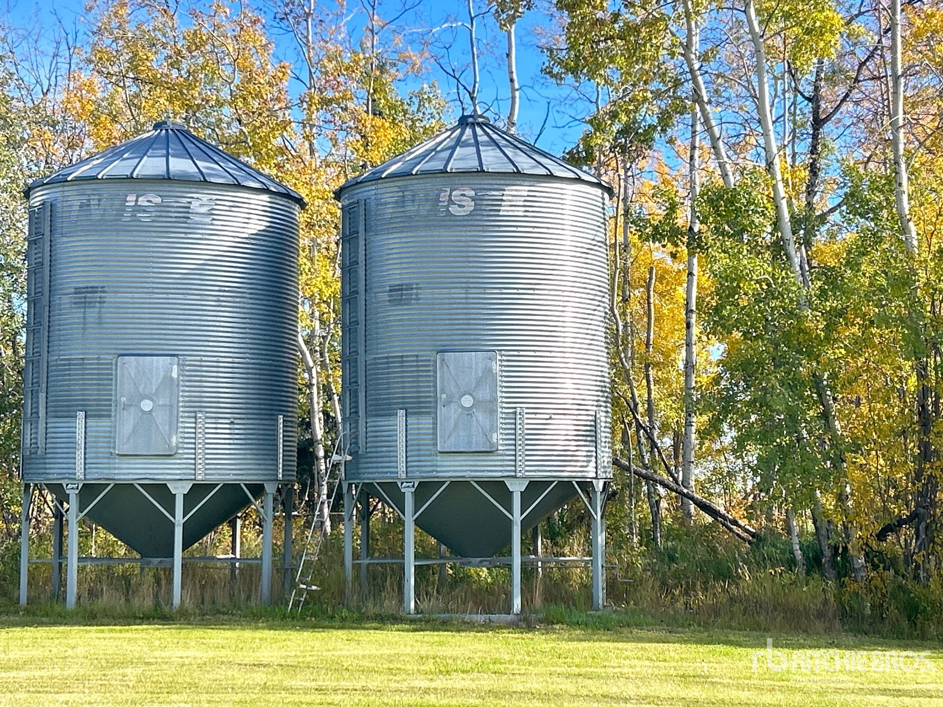 Twister +/- 2100 bu 5 Ring Hopper