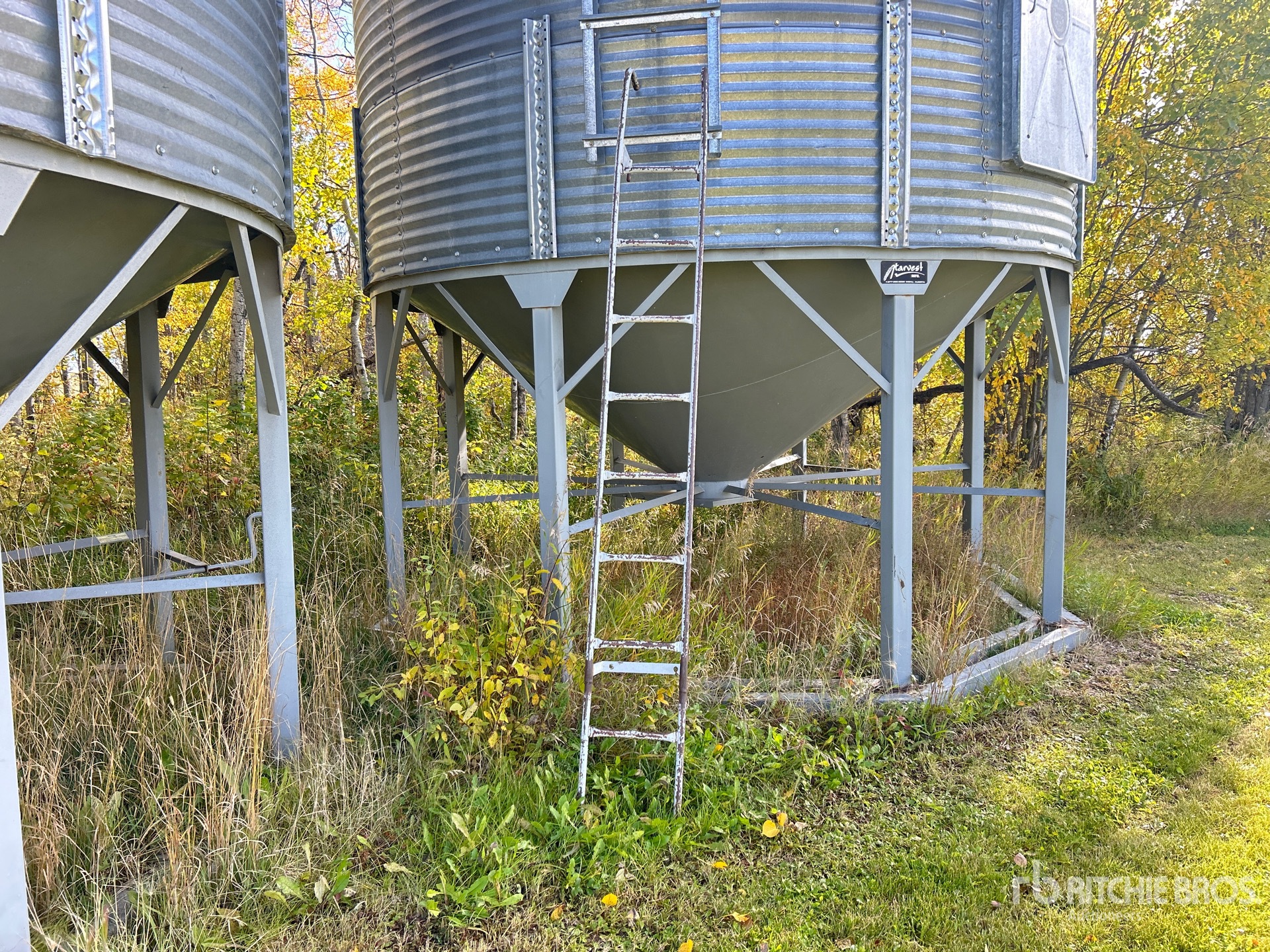 Twister +/- 2100 bu 5 Ring Hopper