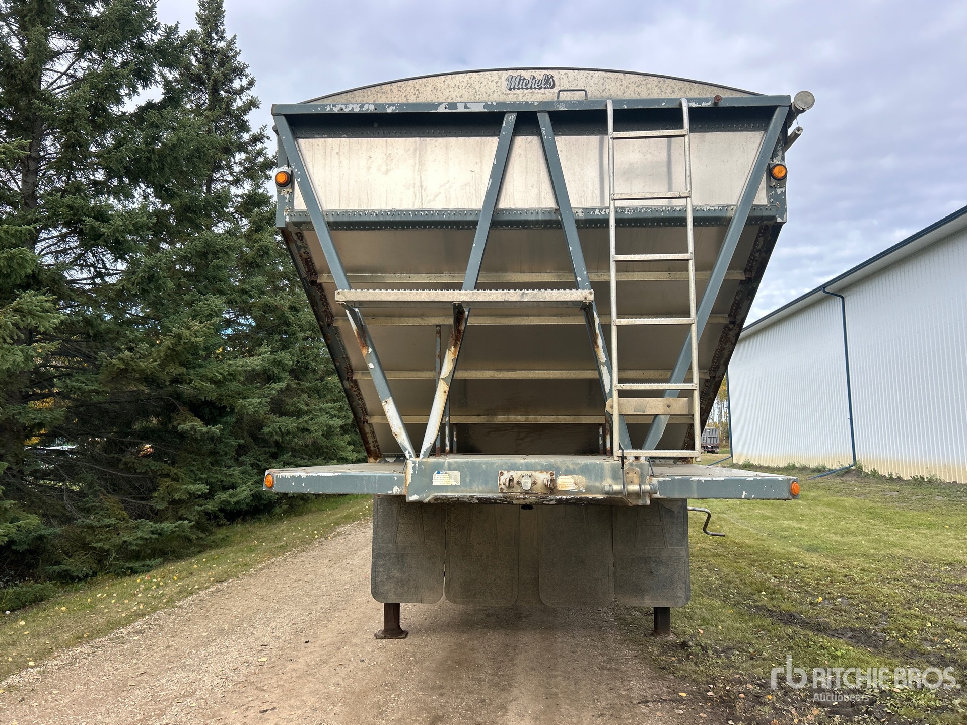 2008 Doepker 28 ft Tri/A Super B-Train Lead