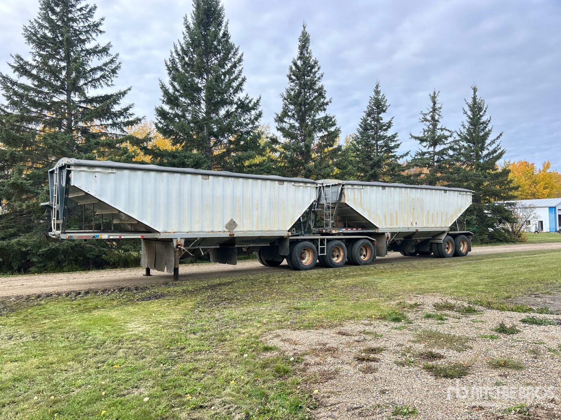 2008 Doepker 28 ft Tri/A Super B-Train Lead