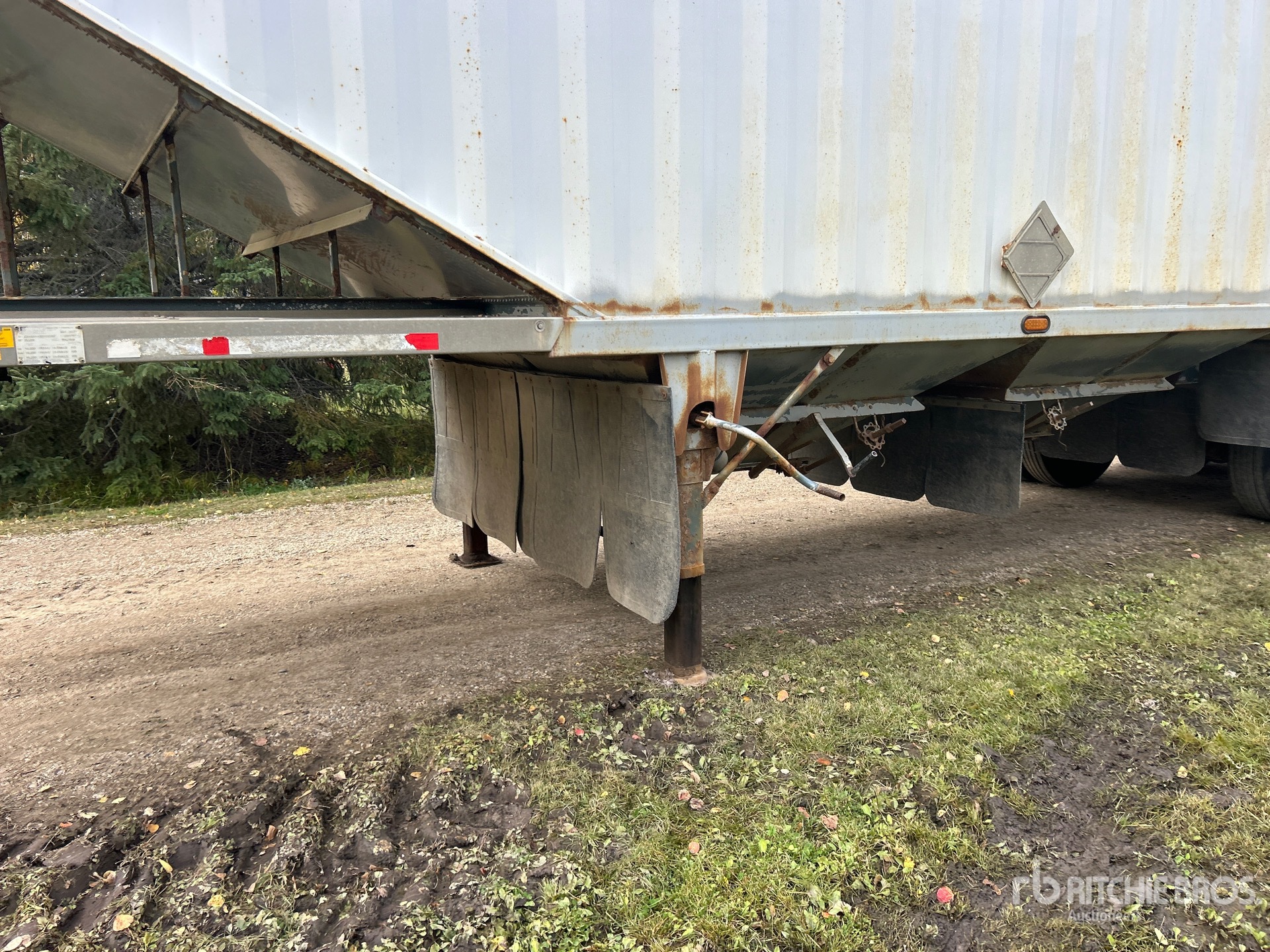 2008 Doepker 28 ft Tri/A Super B-Train Lead