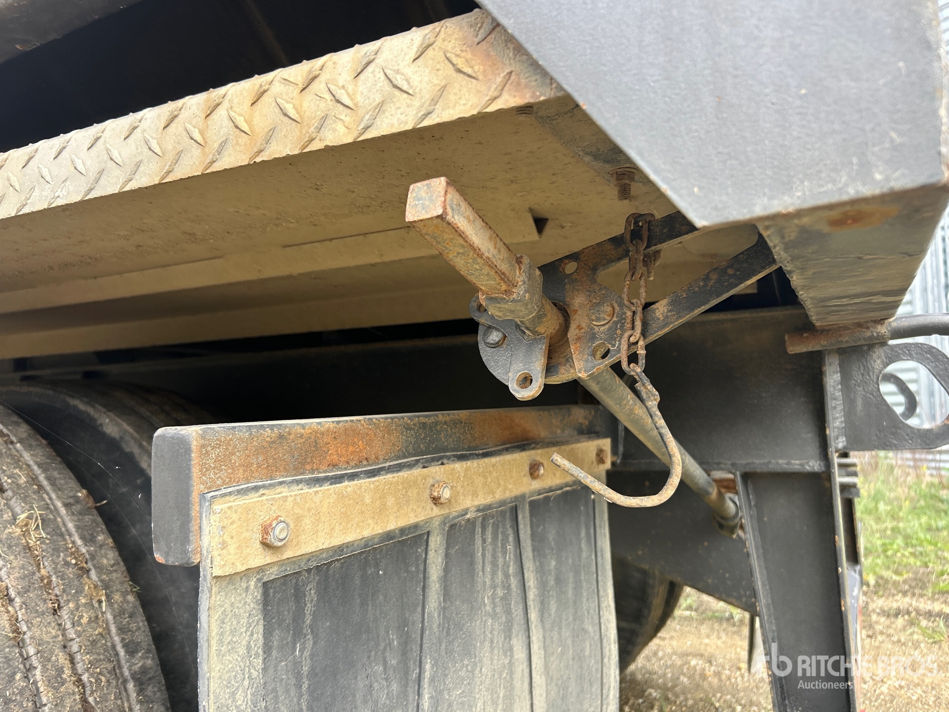 2001 Doepker 42 ft Tri/A