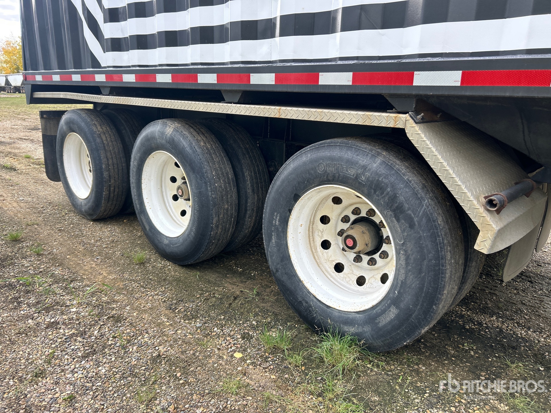 2001 Doepker 42 ft Tri/A