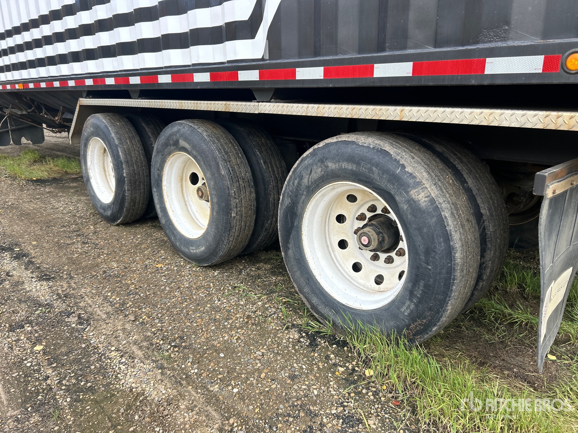 2001 Doepker 42 ft Tri/A