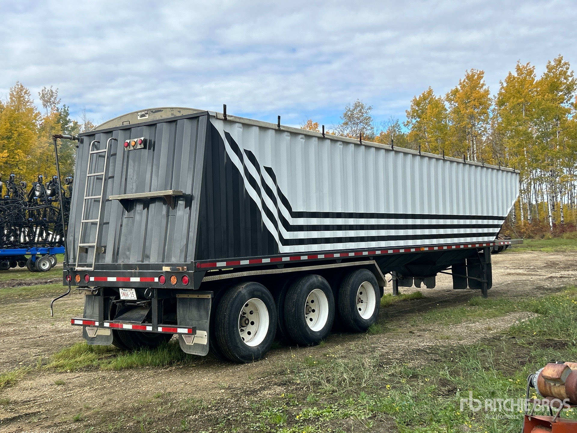 2001 Doepker 42 ft Tri/A