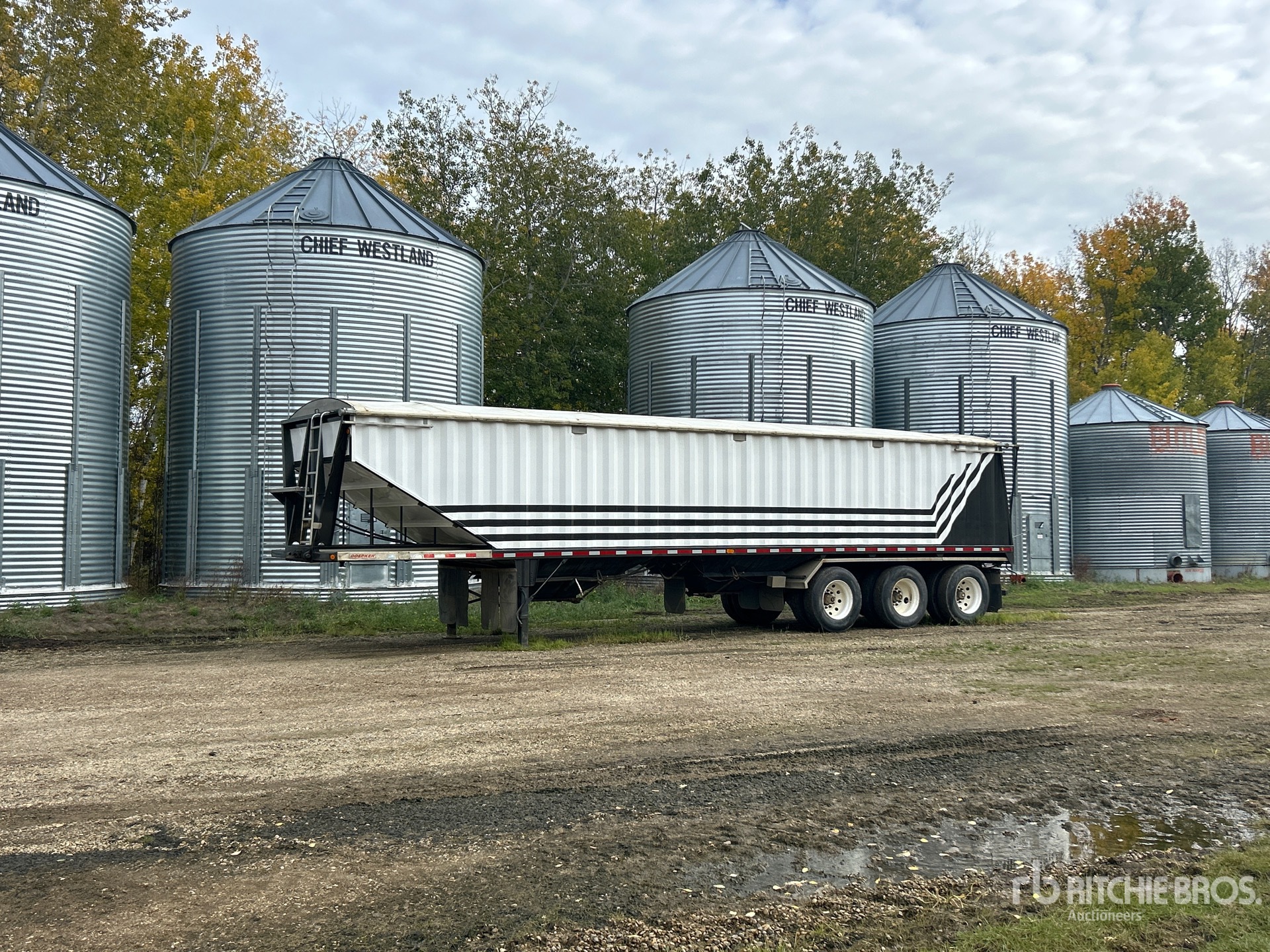 2001 Doepker 42 ft Tri/A