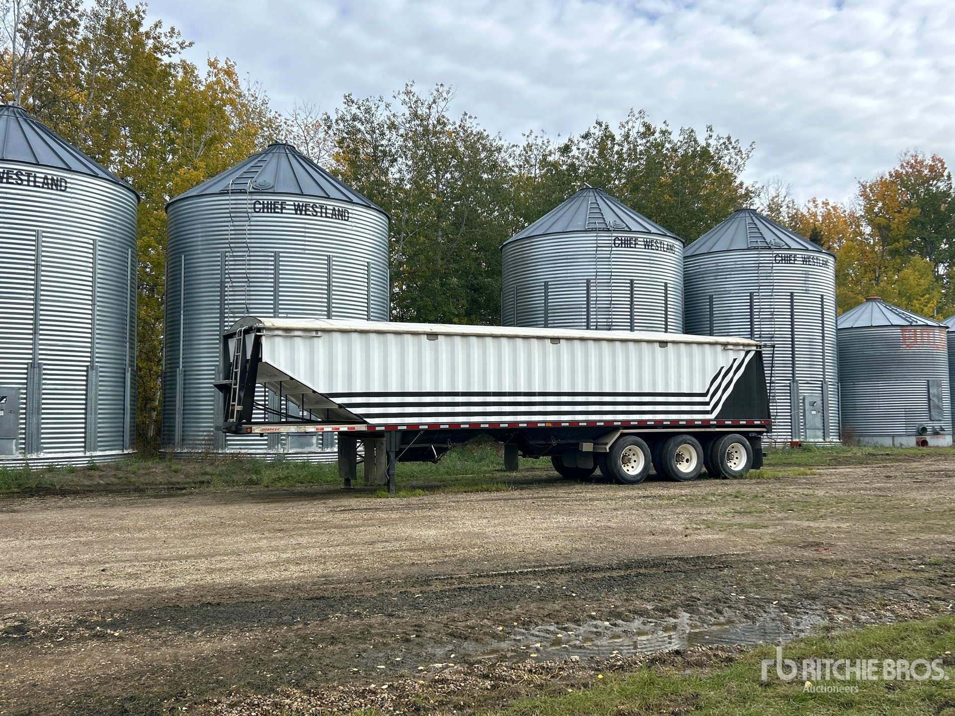 2001 Doepker 42 ft Tri/A