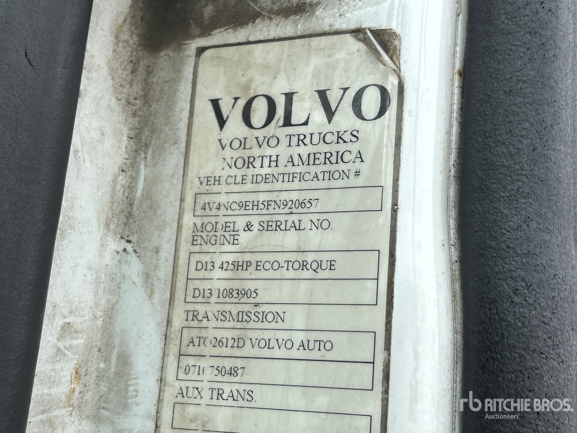 2015 Volvo VNL