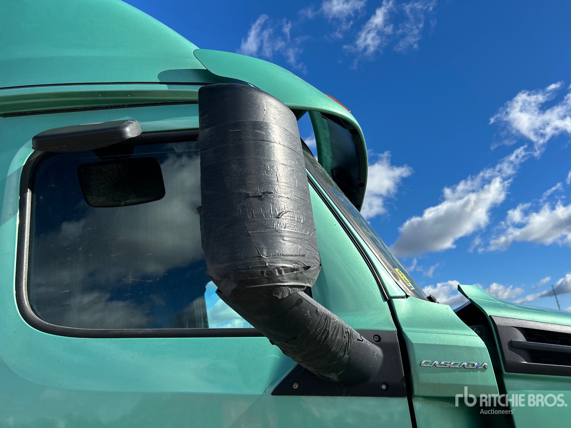 2018 Freightliner CASCADIA 126