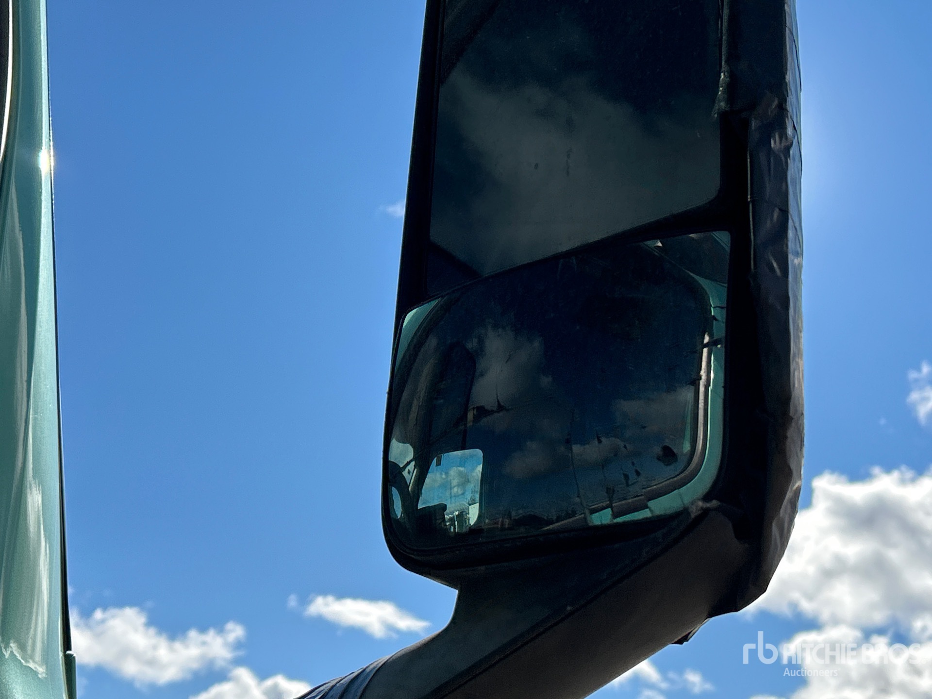 2018 Freightliner CASCADIA 126