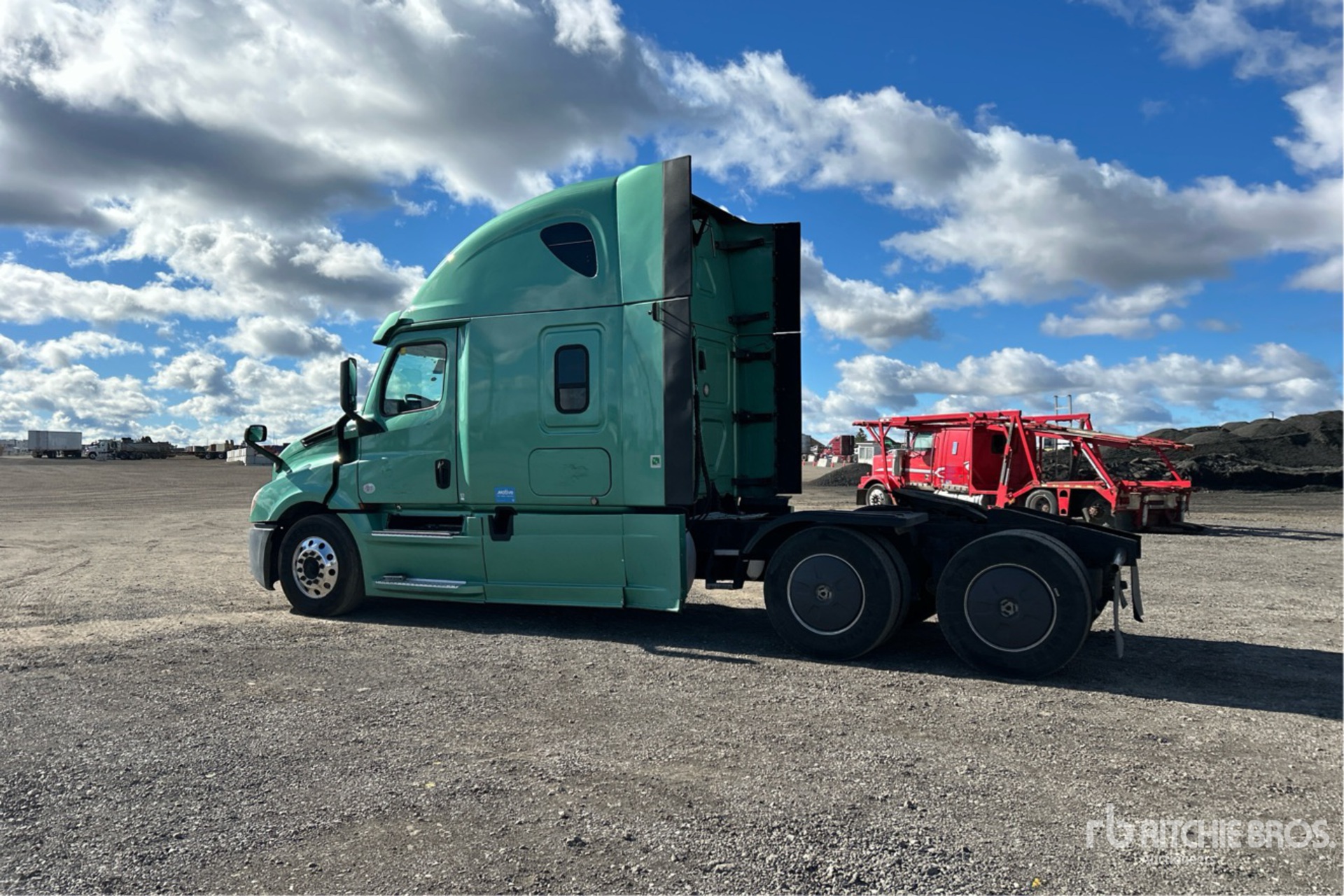 2018 Freightliner CASCADIA 126