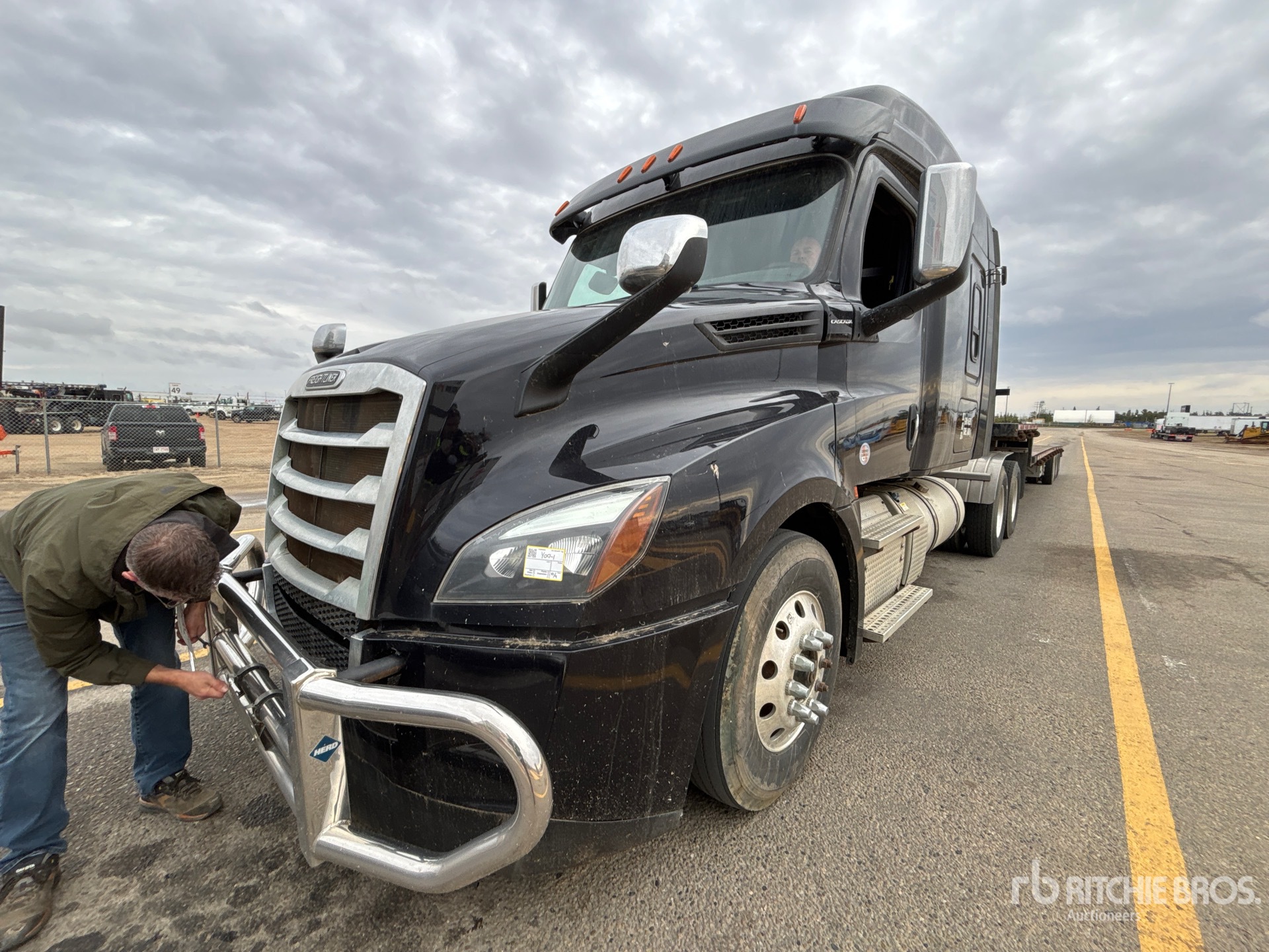 2019 Freightliner CASCADIA 126