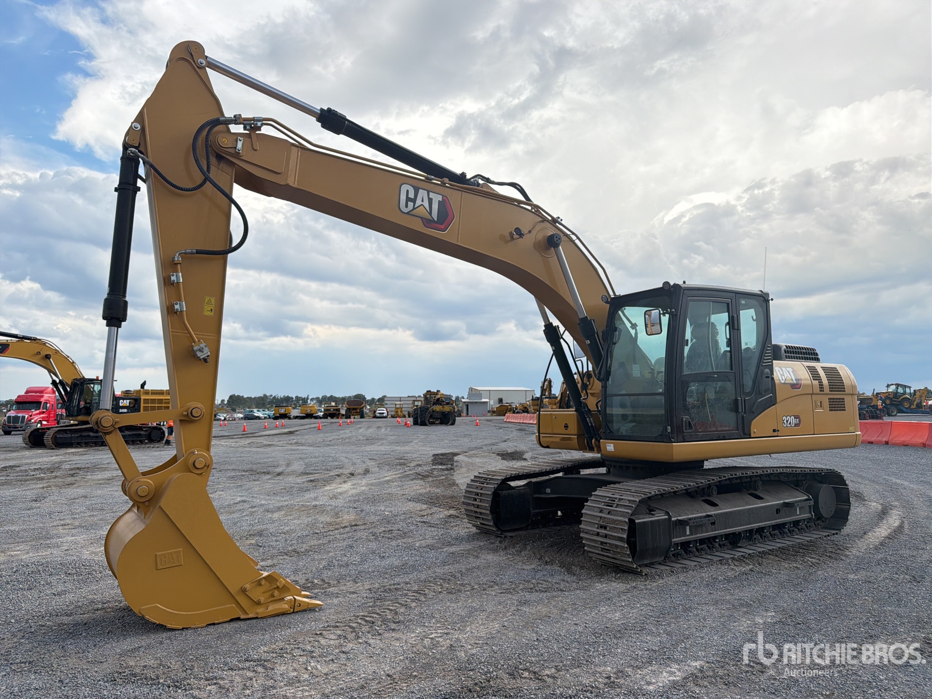 2026 Caterpillar 320 GC