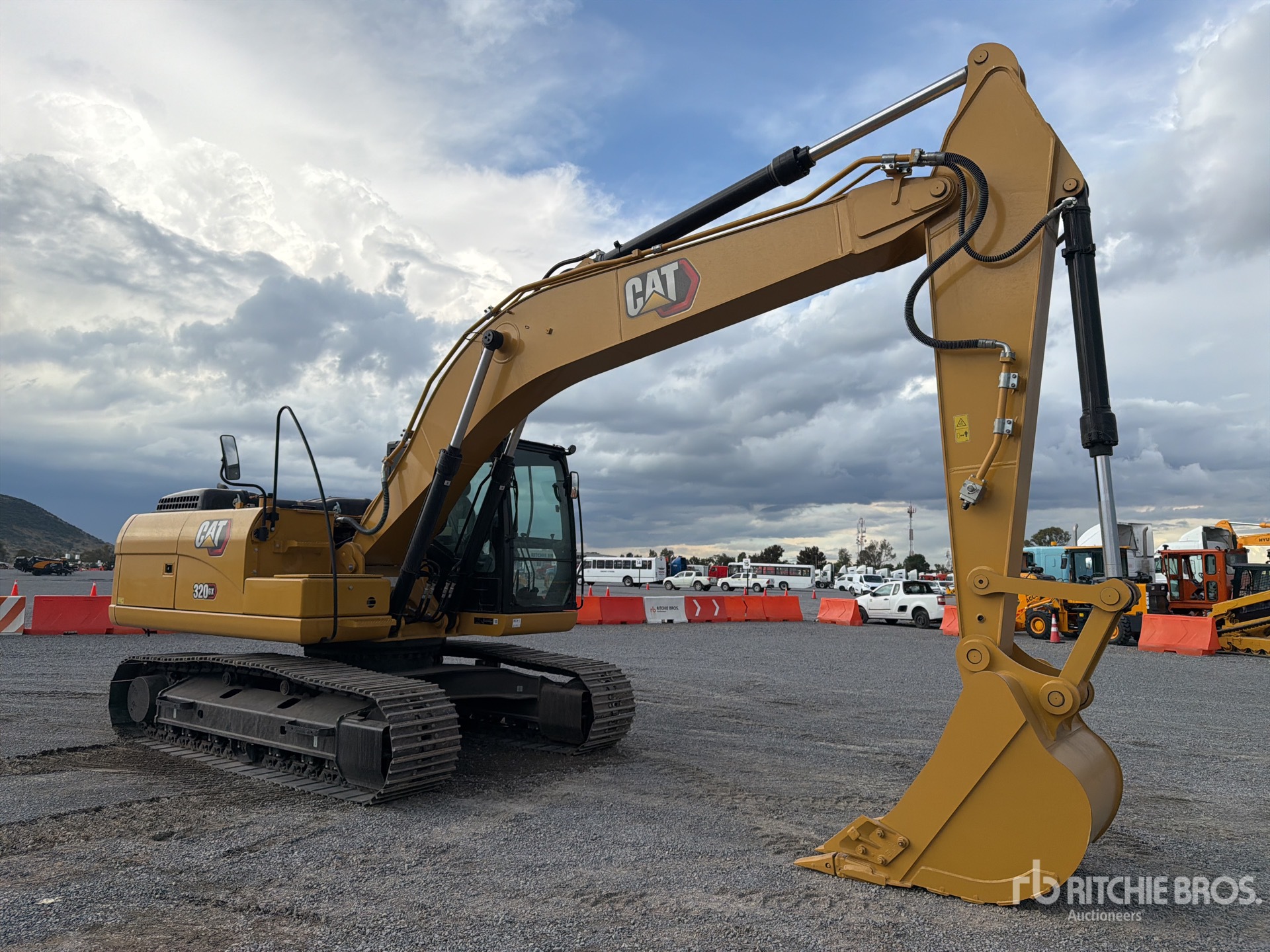 2026 Caterpillar 320 GC