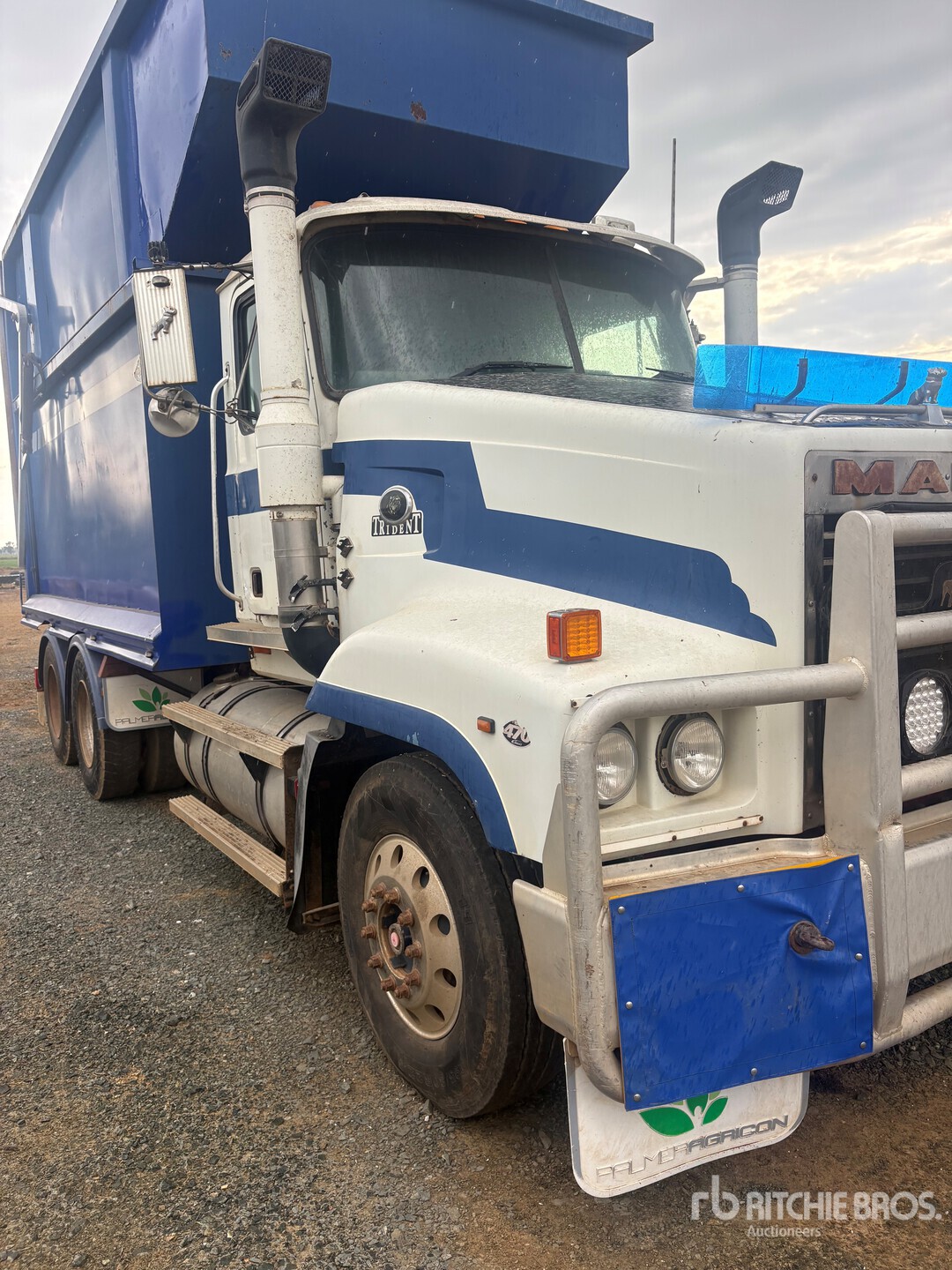 2001 Mack CLS