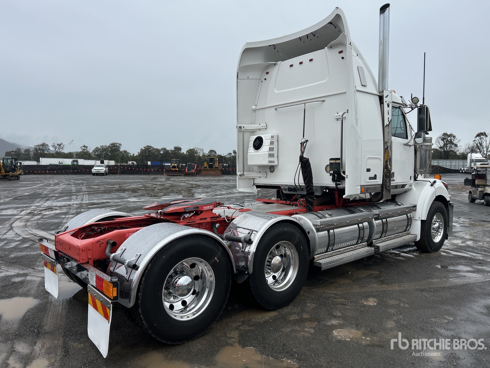 2017 Western Star 4800FXB STRATOS