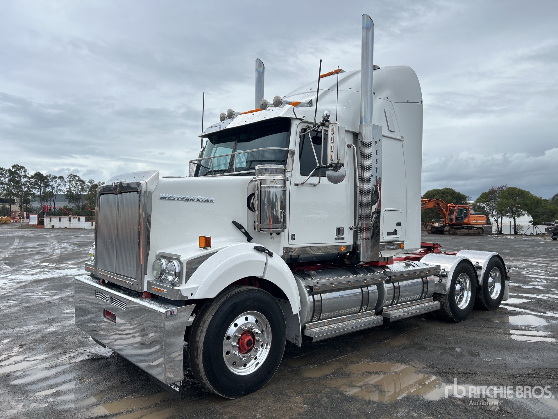 2017 Western Star 4800FXB STRATOS