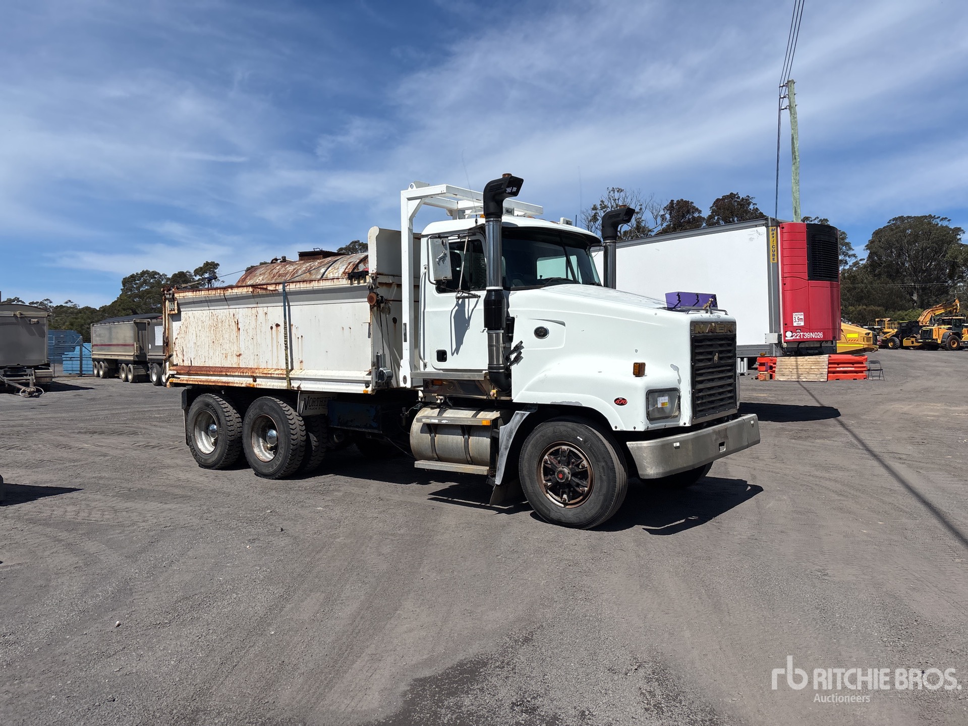 2001 Mack CLS07A TRIDENT