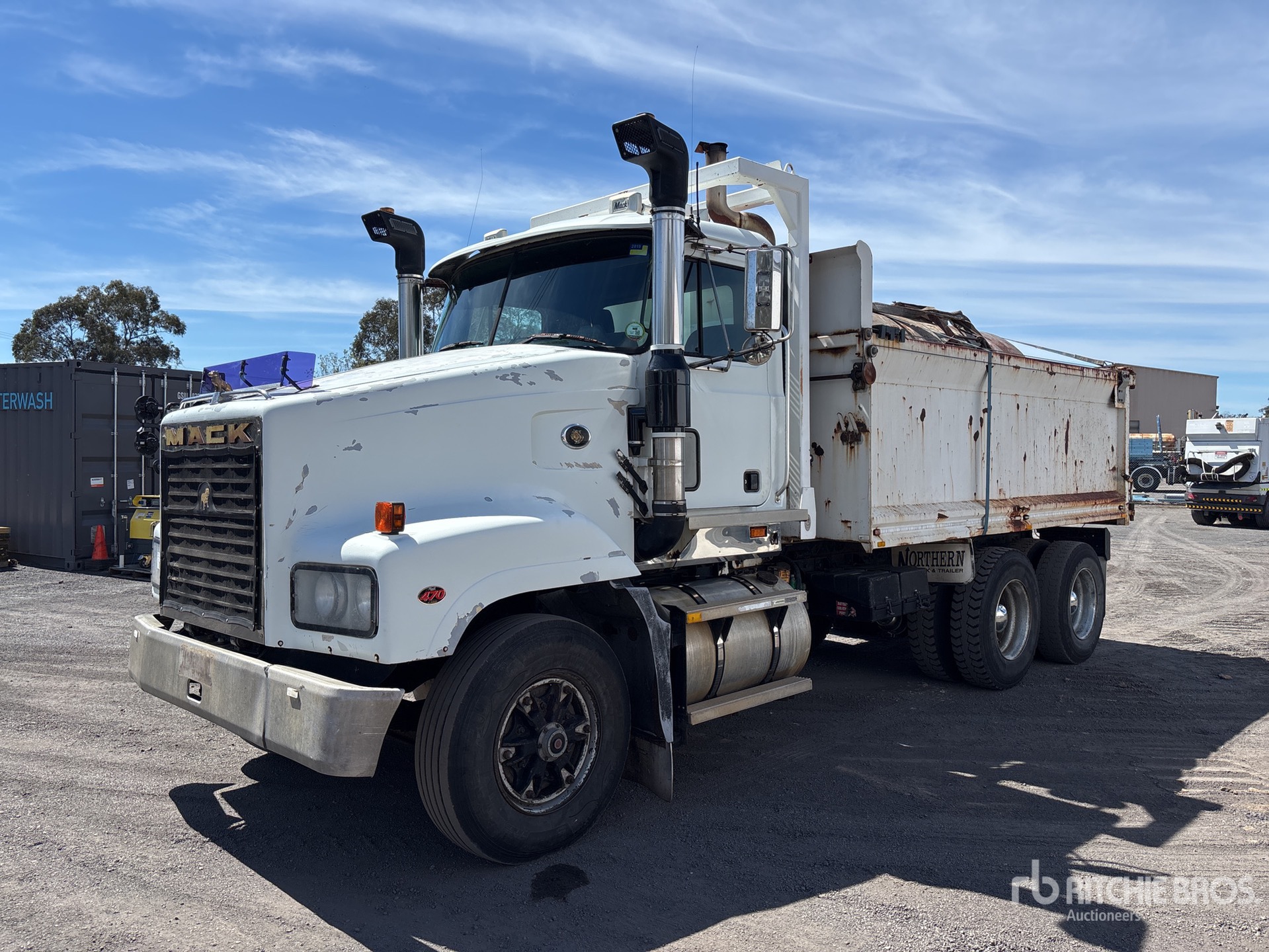 2001 Mack CLS07A TRIDENT